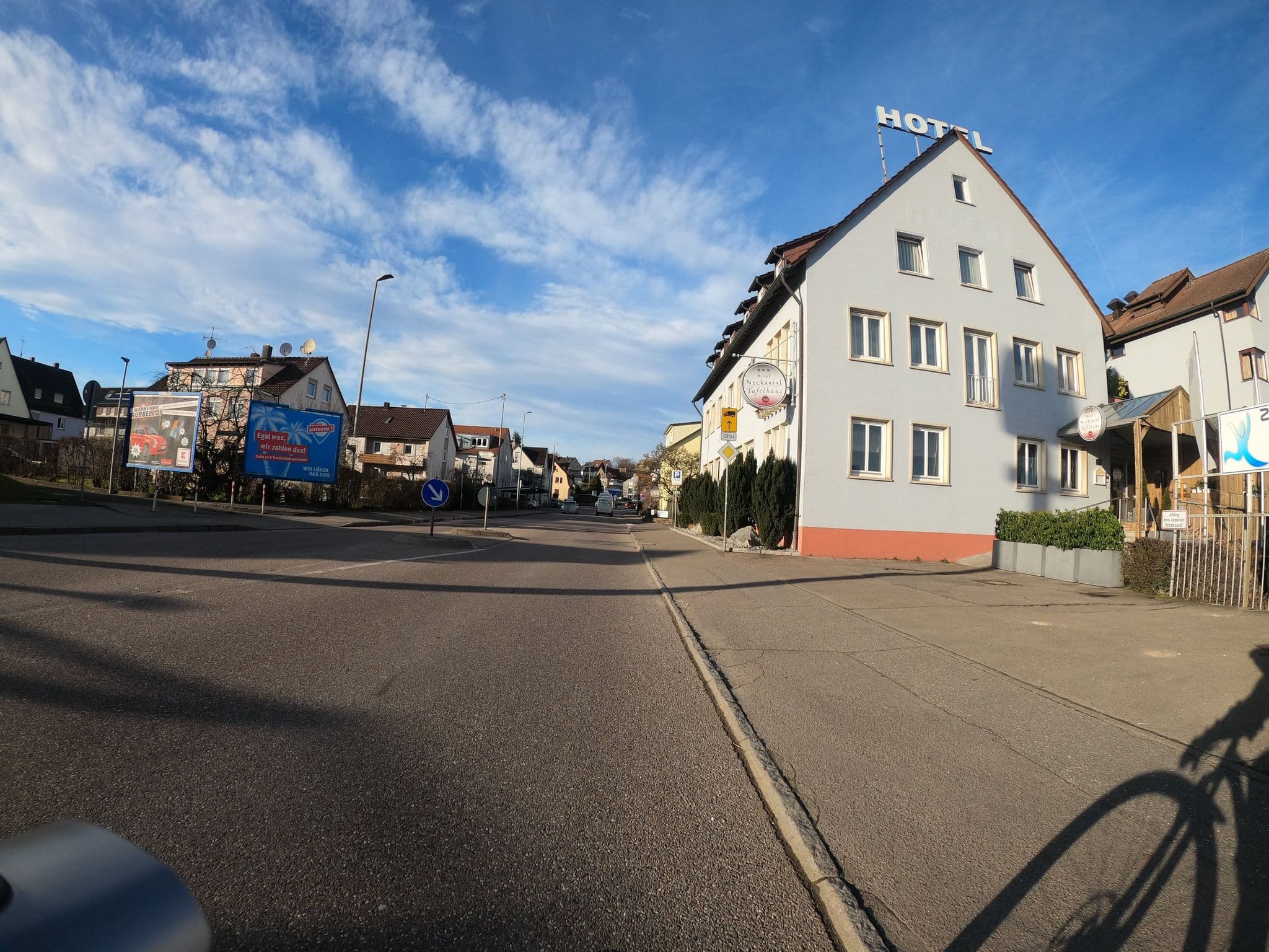 Street view near Neckartal, Köngen — © xallace (CC BY-SA · Mapillary)