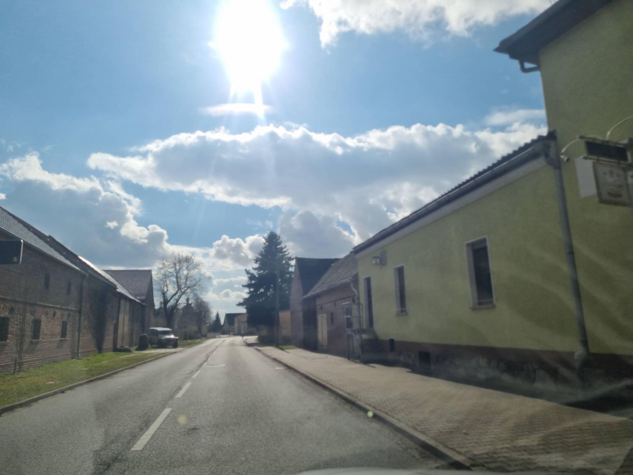 Street view near Wirtshaus "Zum Grafen Bülow", Niedergörsdorf — © dsmm (CC BY-SA · Mapillary)