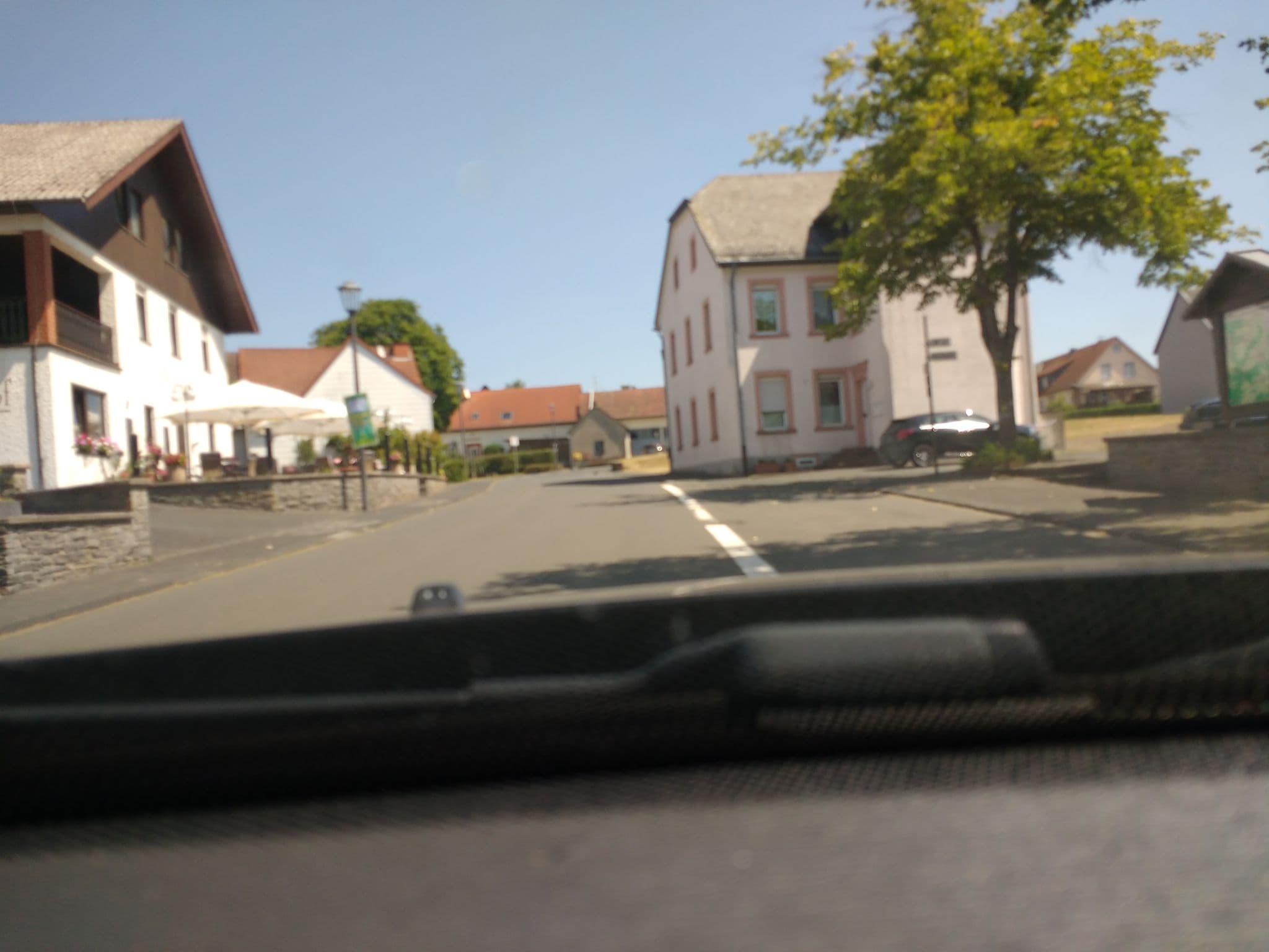Street view near Hotel Restaurant Laufelder Hof, Manderscheid — © igdb (CC BY-SA · Mapillary)