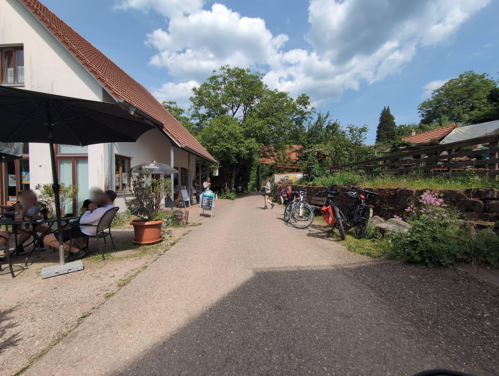 Street view near Naturfreundehaus Zwingenberger Hof, Neckargerach — © PixelusPro8 (CC BY-SA · Mapillary)