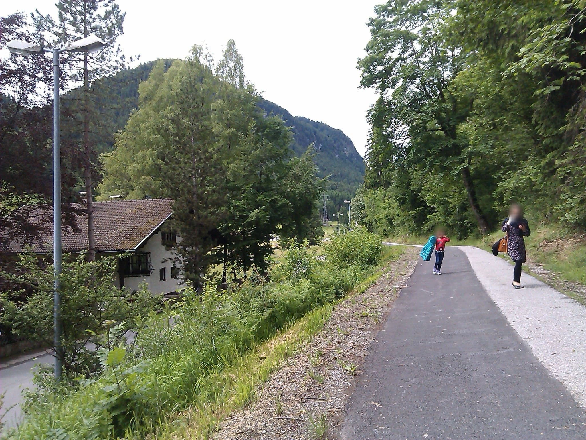 Street view near Pension Garni Waldrast, Reutte — © changchun1 (CC BY-SA · Mapillary)