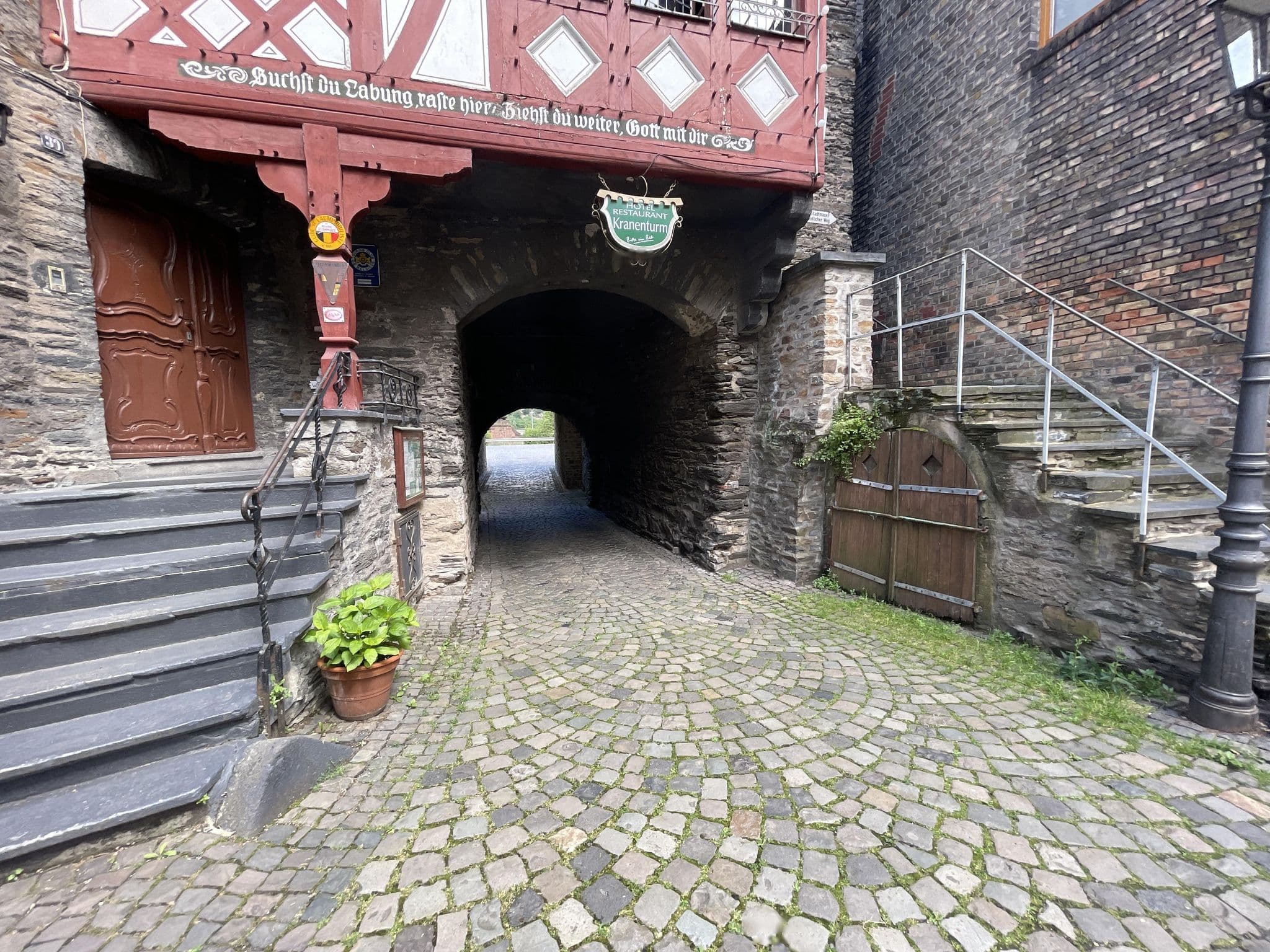 Street view near Hotel Kranenturm, Bacharach — © zandu (CC BY-SA · Mapillary)