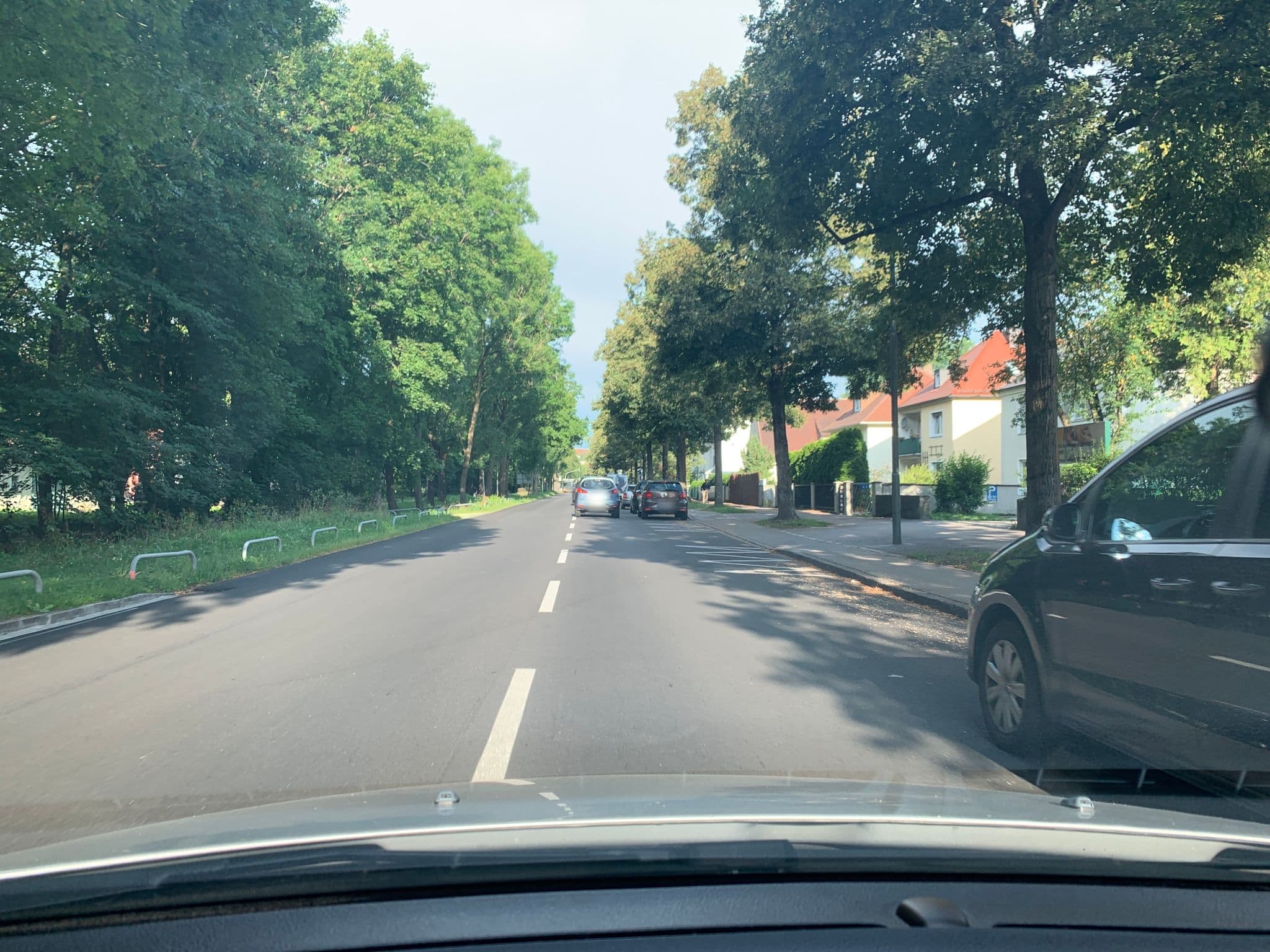 Street view near Hotel Pension Augustenfeld, Dachau — © chicc0 (CC BY-SA · Mapillary)