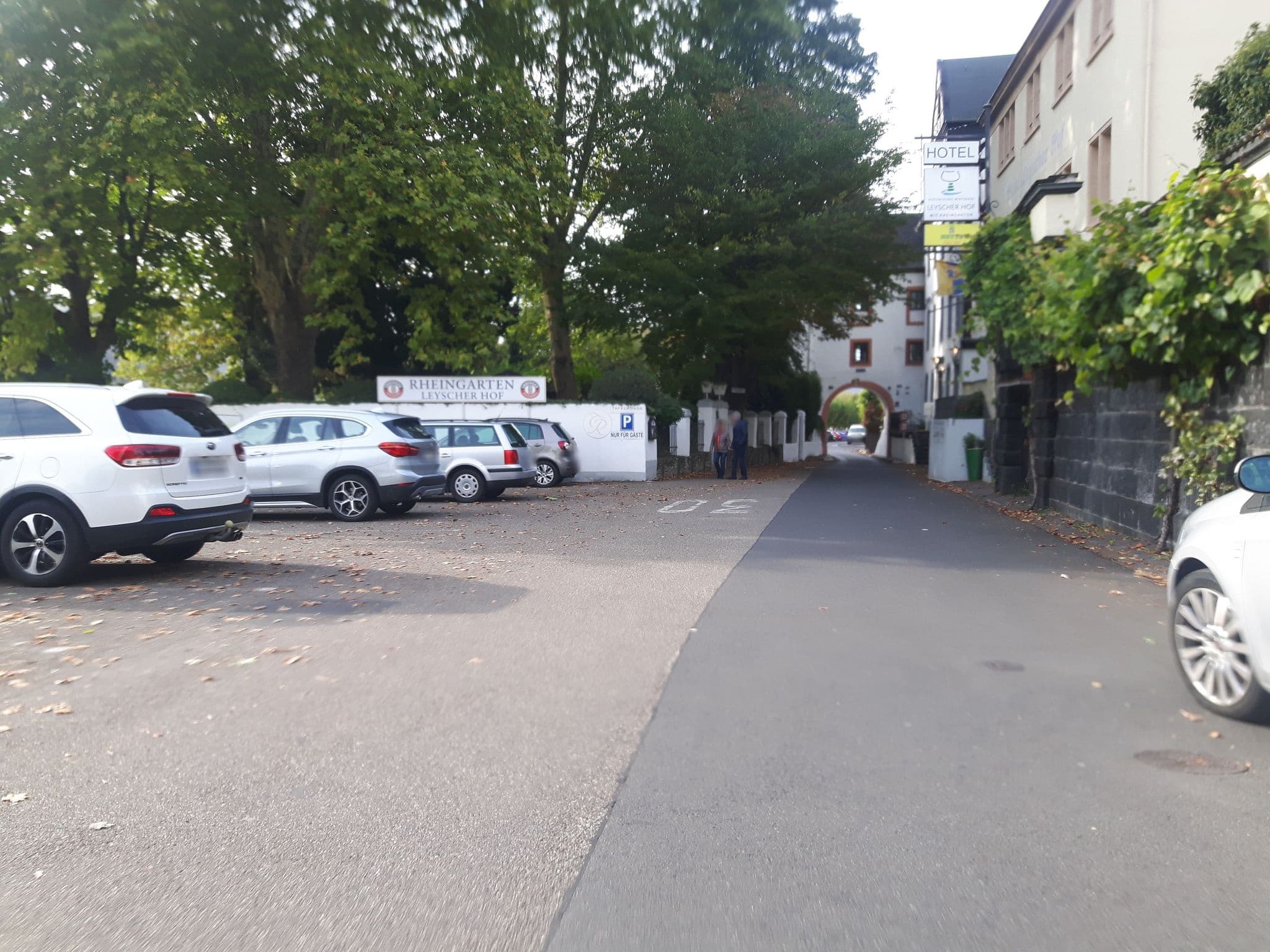 Street view near Leyscher Hof, Leutesdorf — © changchun1 (CC BY-SA · Mapillary)