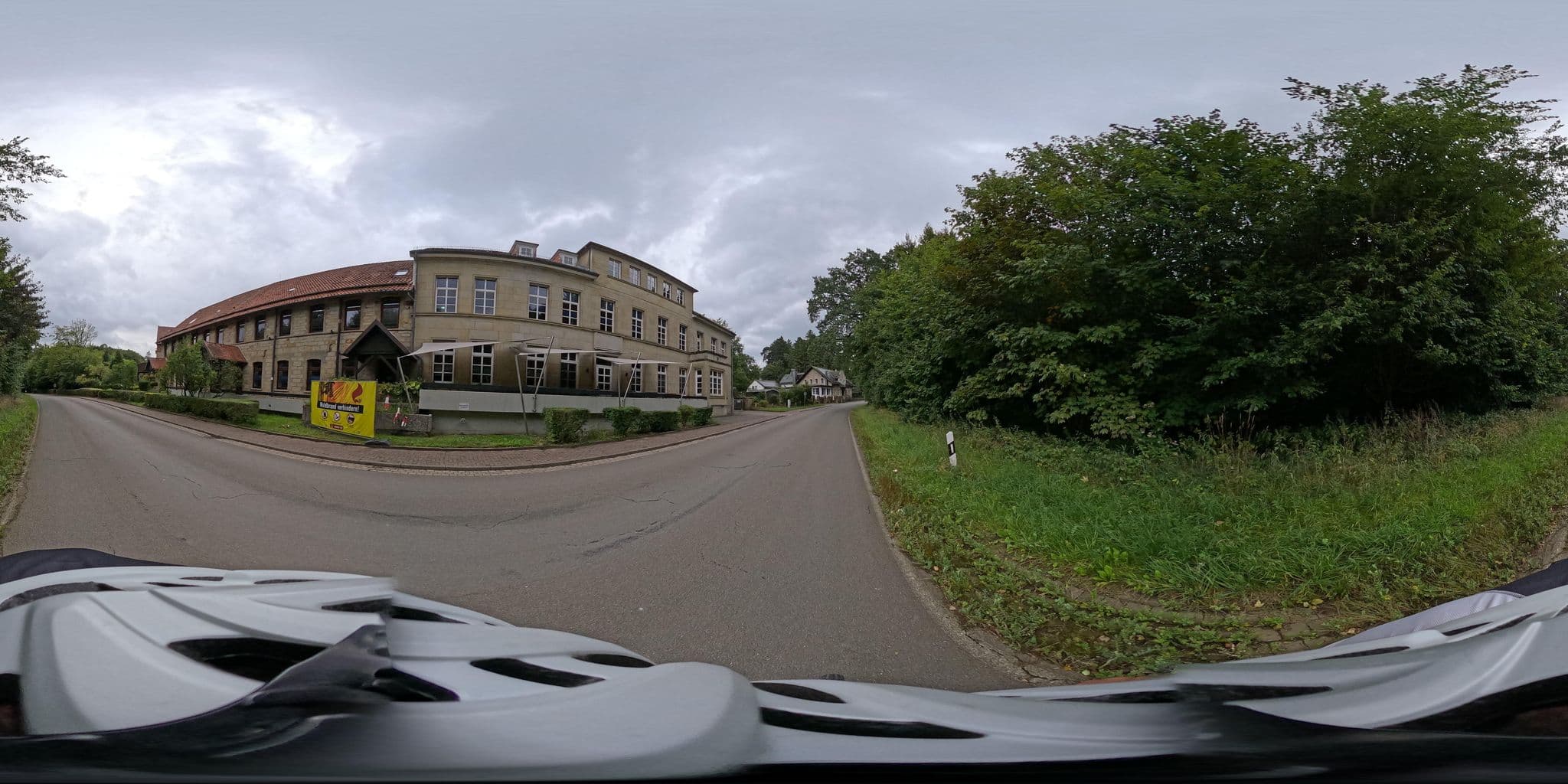 Street view near Jugend-, Bildungs- und Freizeitcentrum Landkreis Schaumburg, Nienstädt — © Langfahrer (CC BY-SA · Mapillary)