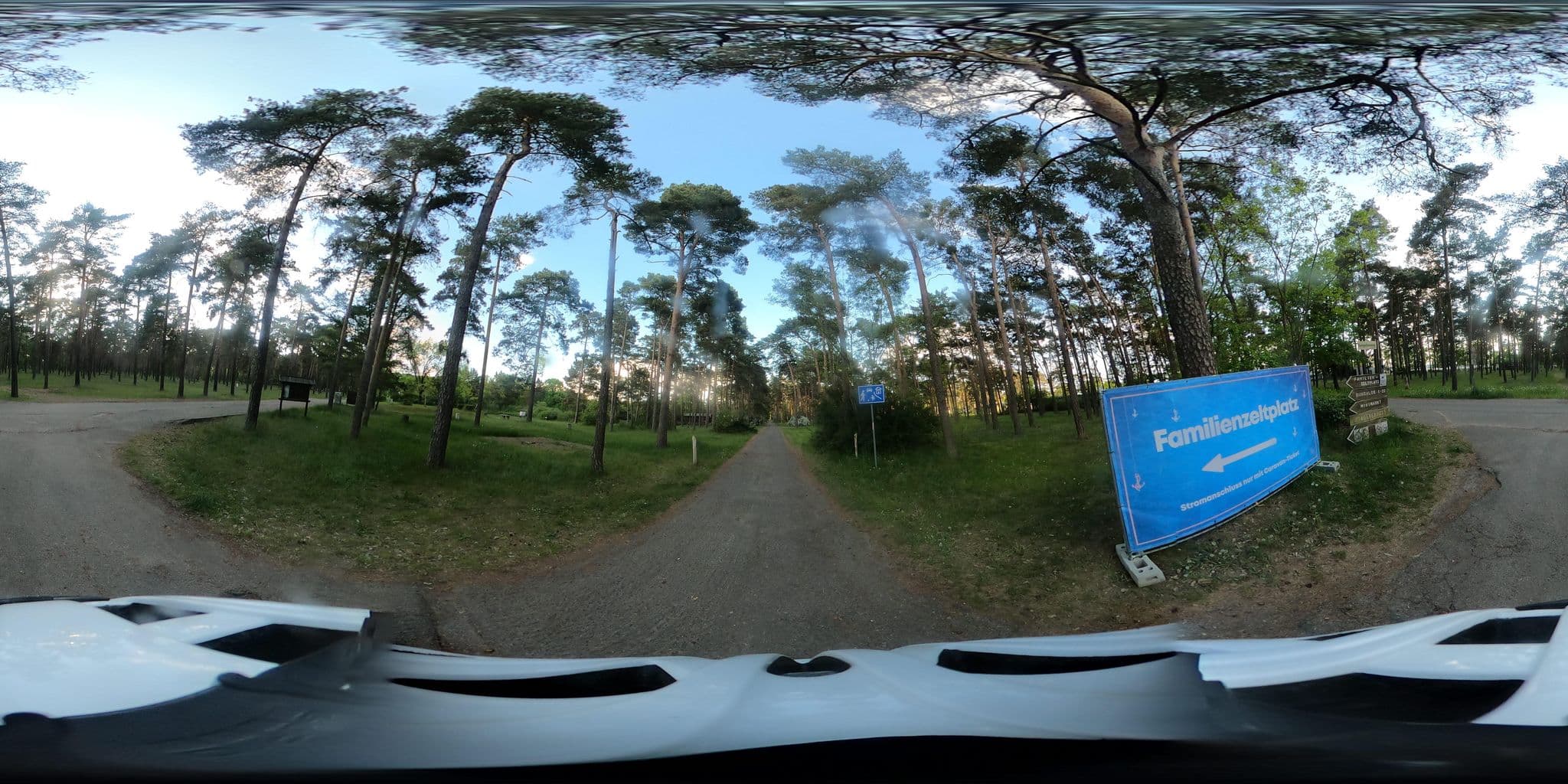 Street view near Freizeit- und Campingpark Helene-See, Groß Lindow — © Oderradler (CC BY-SA · Mapillary)
