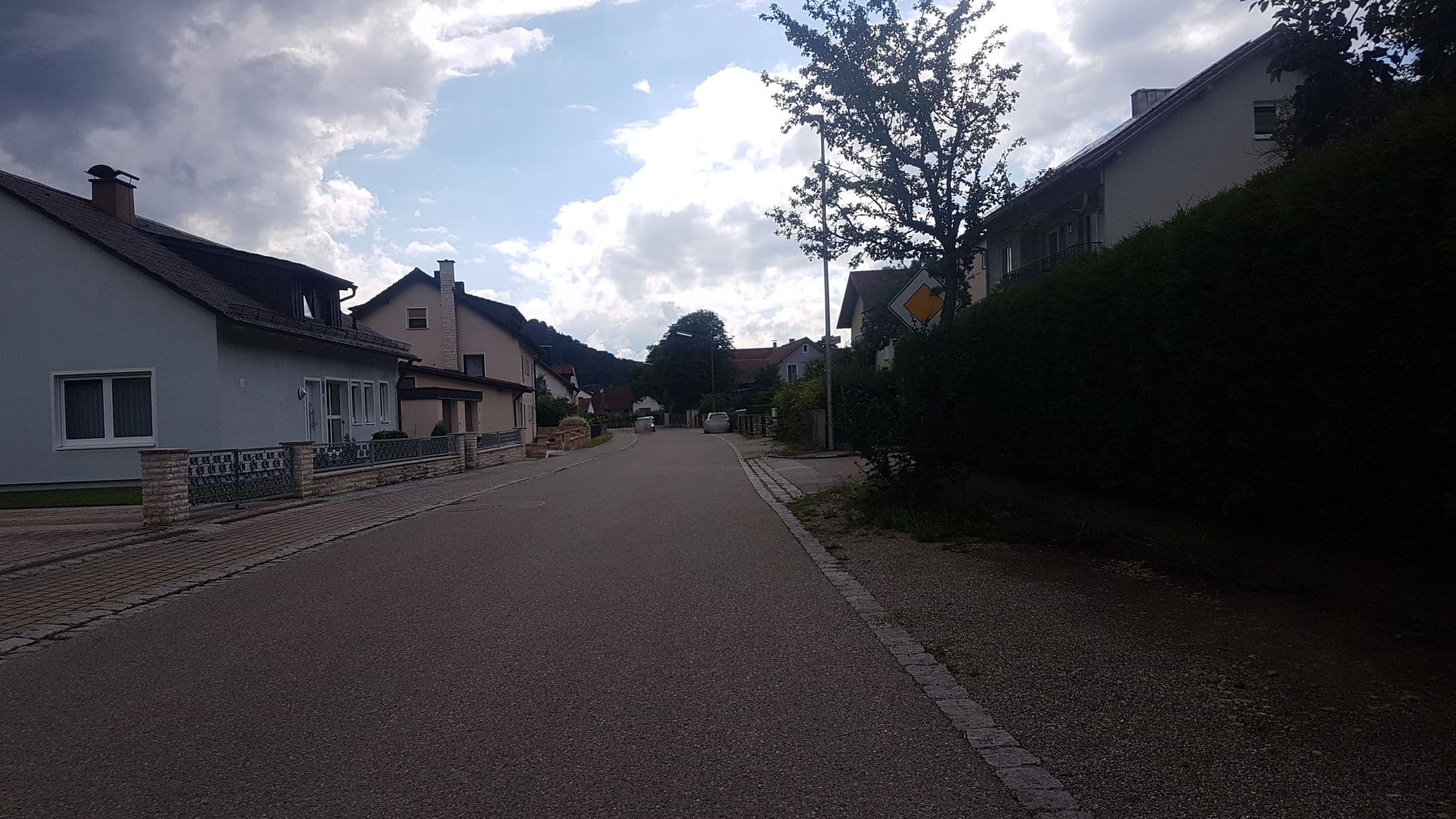 Street view near Pension FeWo Elisabeth Roth, Greding — © changchun1 (CC BY-SA · Mapillary)