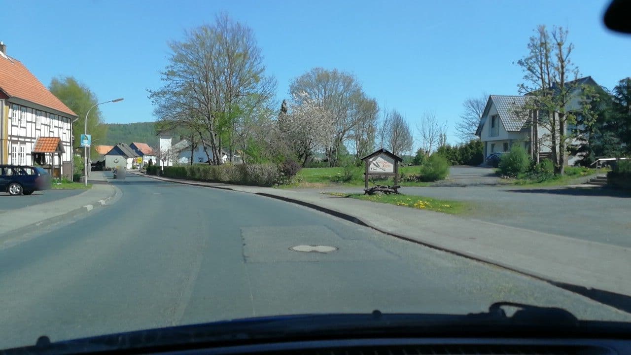 Street view near Gasthaus Kesten, Dransfeld — © hotteliene (CC BY-SA · Mapillary)