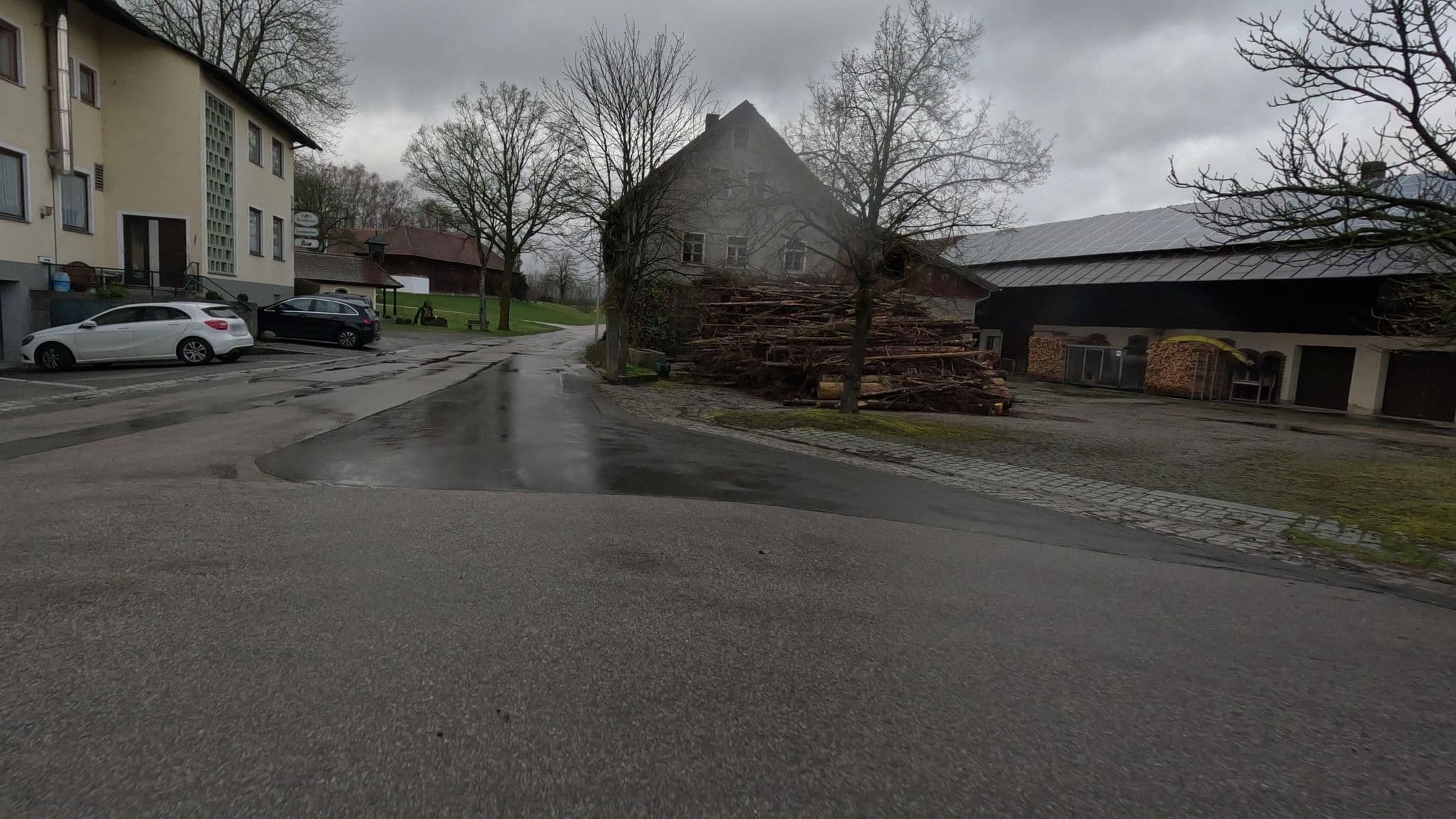 Street view near Landgasthof Henghuber, Rötz — © rnissl (CC BY-SA · Mapillary)