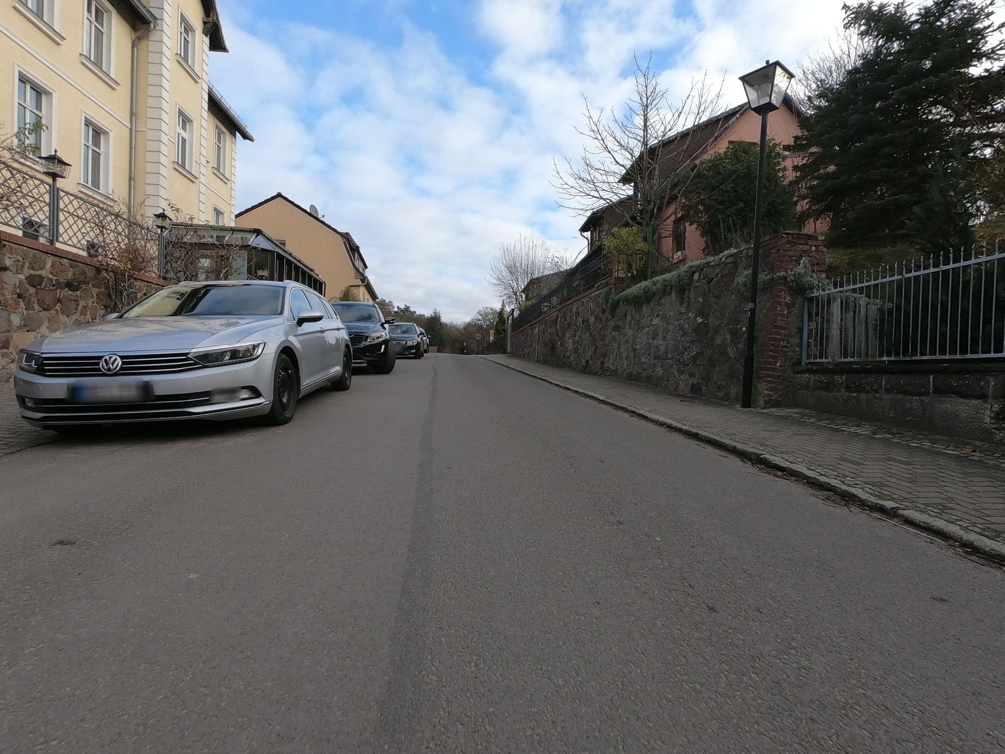 Street view near Bergschlösschen, Waldsieversdorf — © carlheinz (CC BY-SA · Mapillary)