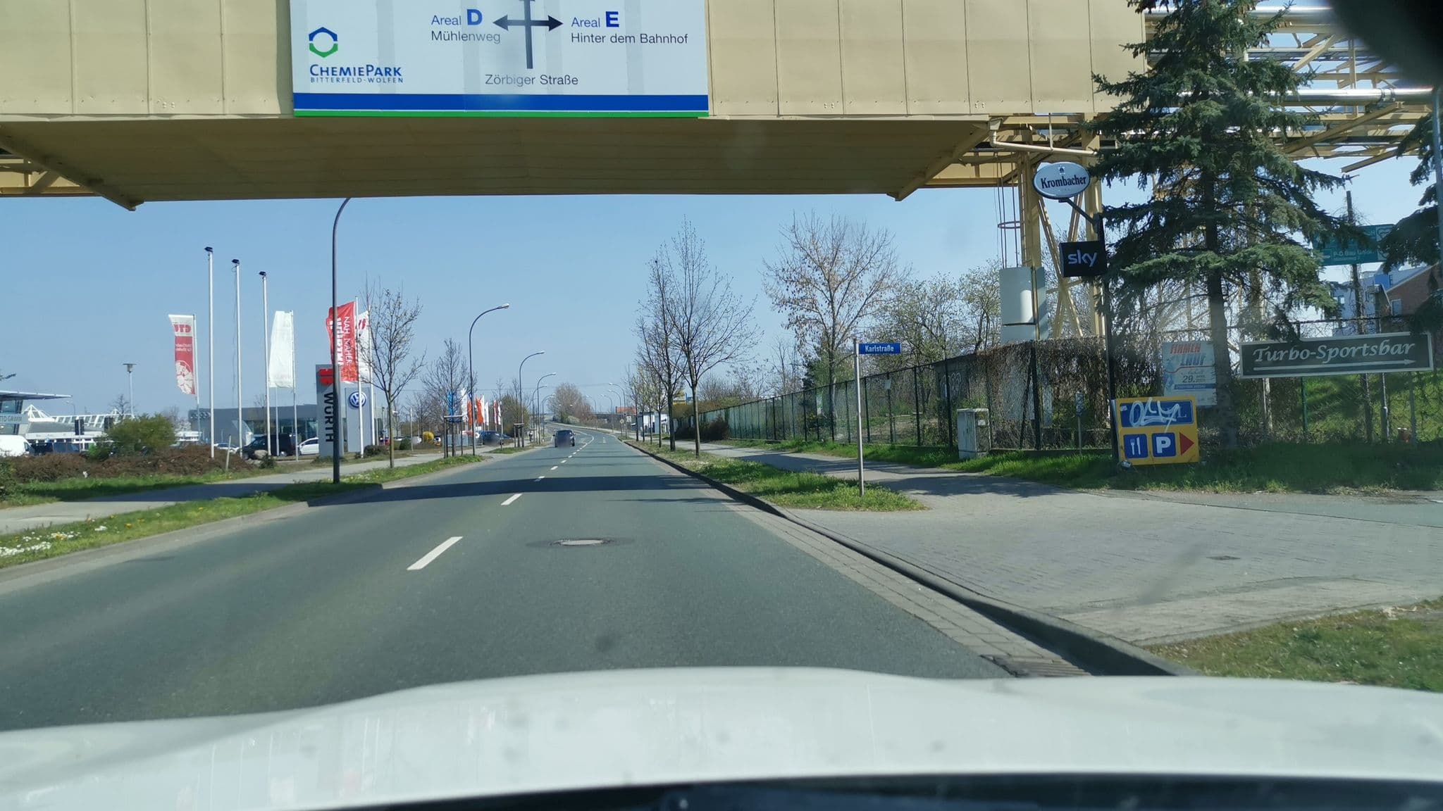 Street view near Garni, Bitterfeld-Wolfen — © jenki (CC BY-SA · Mapillary)