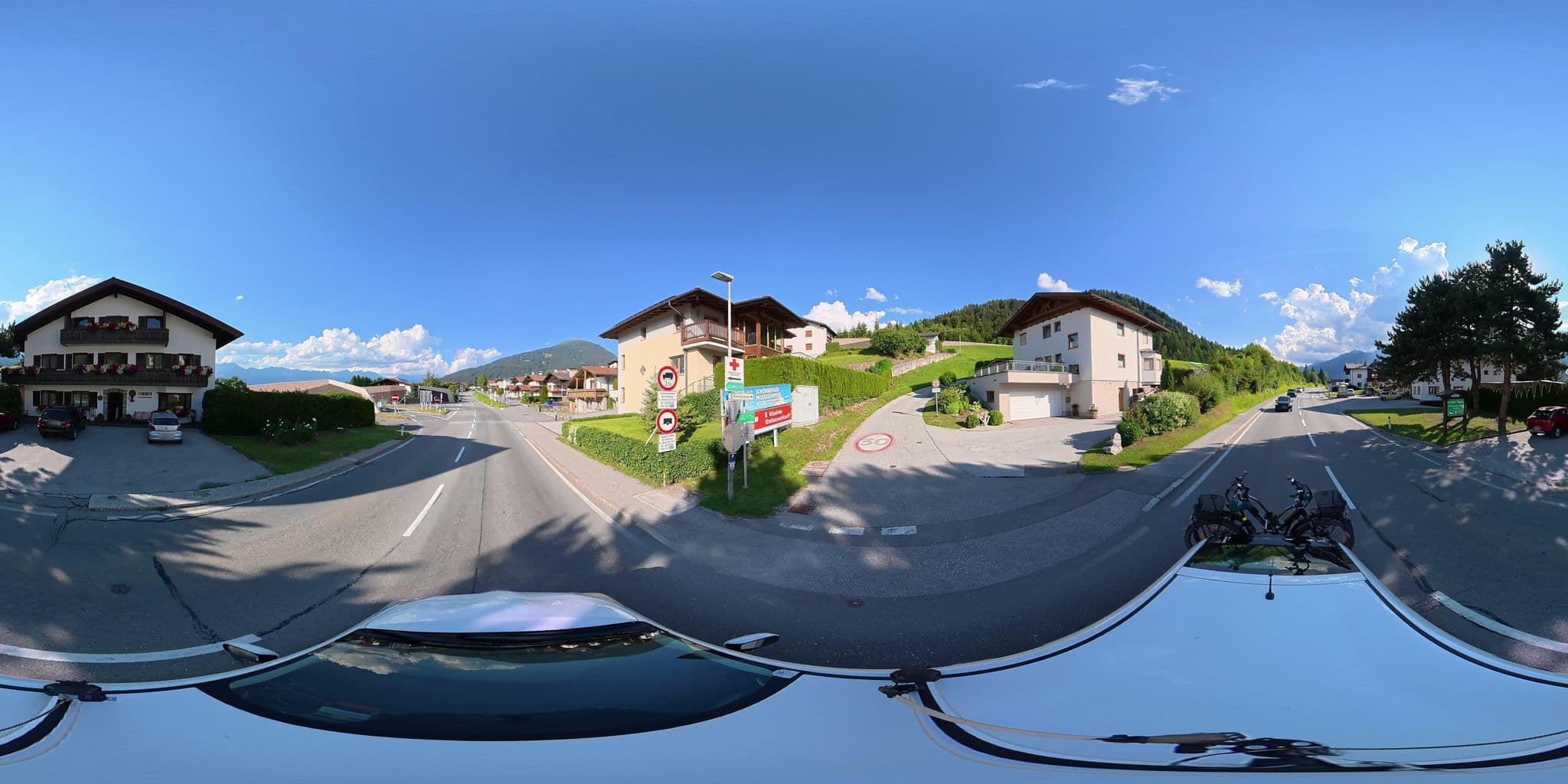 Street view near Gästeheim Nagele, Schönberg im Stubaital — © osmplus_org (CC BY-SA · Mapillary)