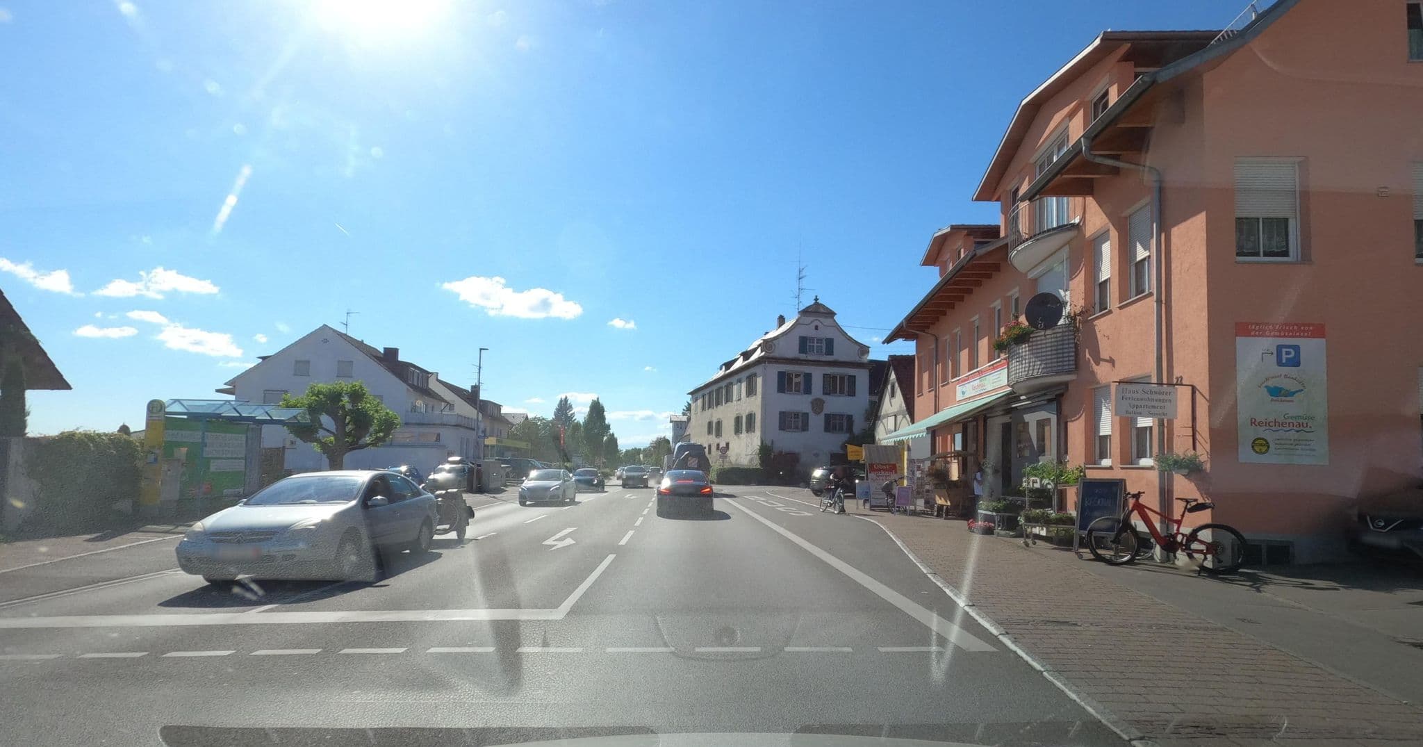 Street view near Drei-König-Hotel, Hagnau — © masterofnoroad (CC BY-SA · Mapillary)