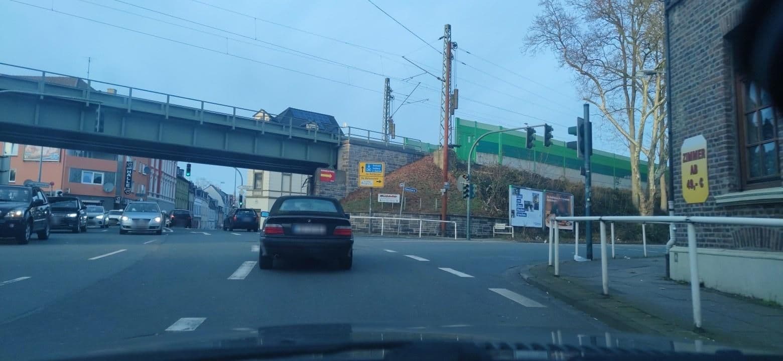 Street view near Hotel Töff-Töff, Überruhr-Holthausen — © hiwi234 (CC BY-SA · Mapillary)