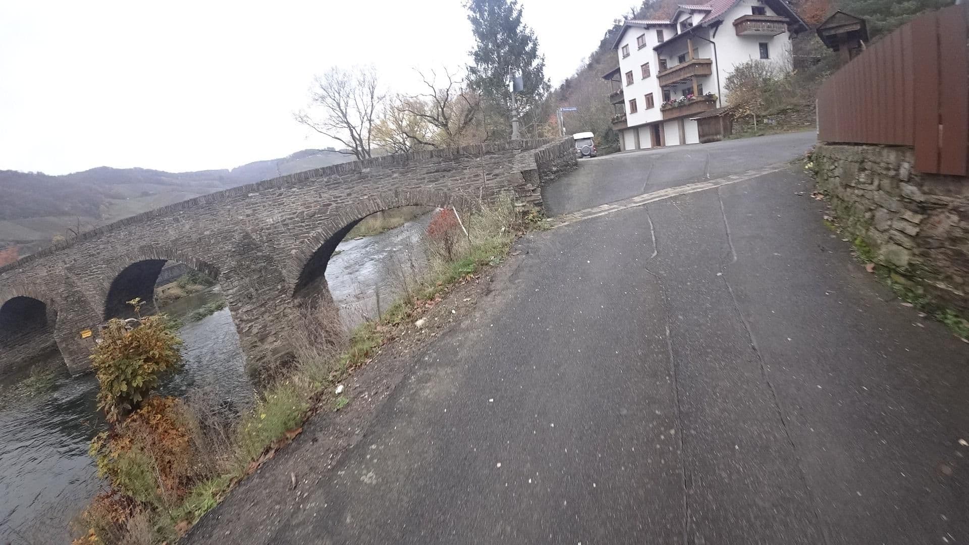 Street view near Steinbergsmühle, Dernau — © slphil (CC BY-SA · Mapillary)
