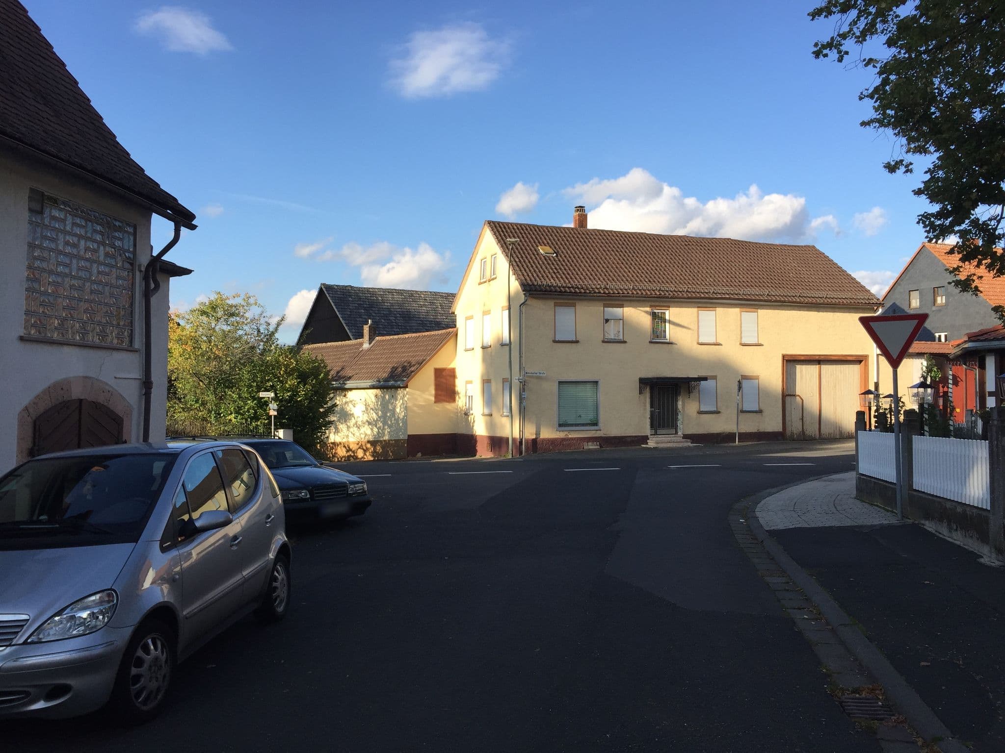 Street view near Burghotel Münzenberg, Münzenberg — © troher15 (CC BY-SA · Mapillary)