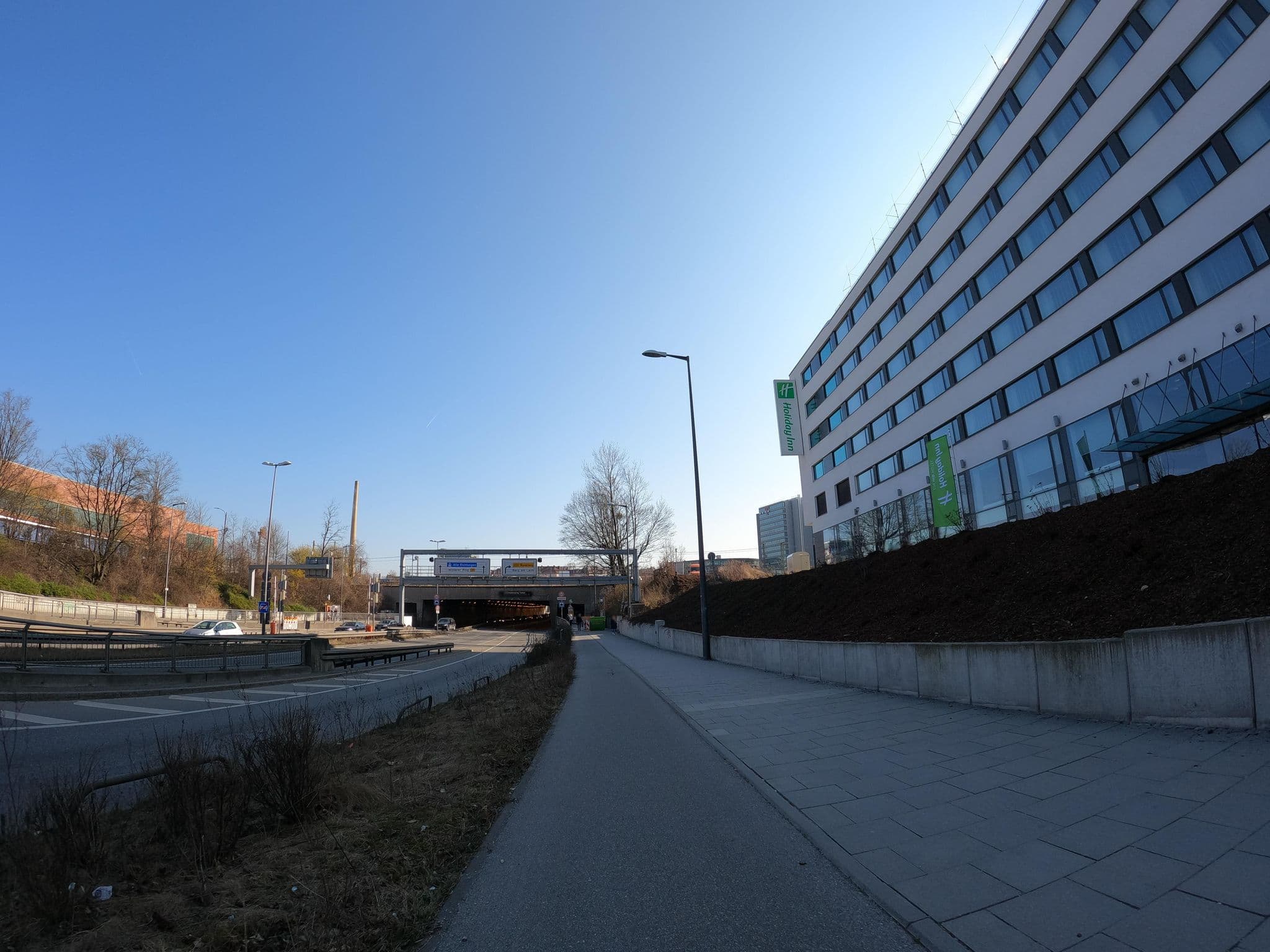 Street view near Holiday Inn Munich - Leuchtenbergring, Bogenhausen — © strubbl (CC BY-SA · Mapillary)