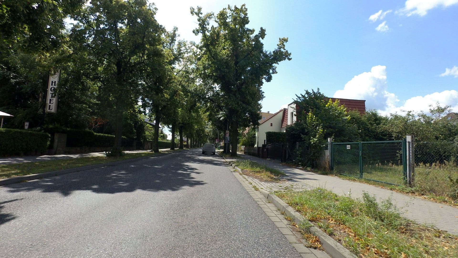 Street view near Haus Belger, Lichtenrade — © moenk (CC BY-SA · Mapillary)