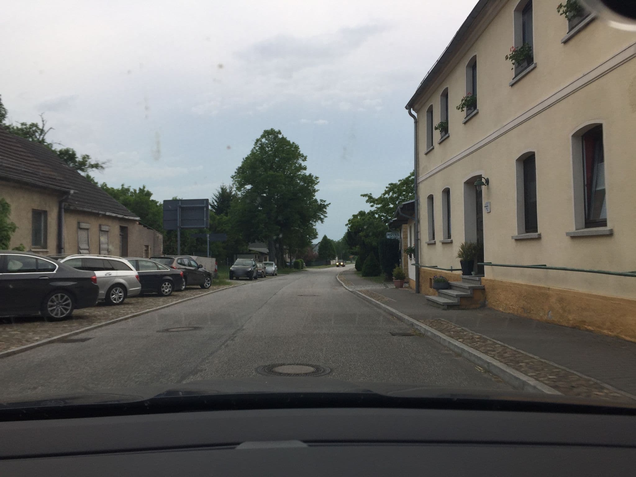 Street view near Zum alten Brauhaus, Niemegk — © atze777 (CC BY-SA · Mapillary)