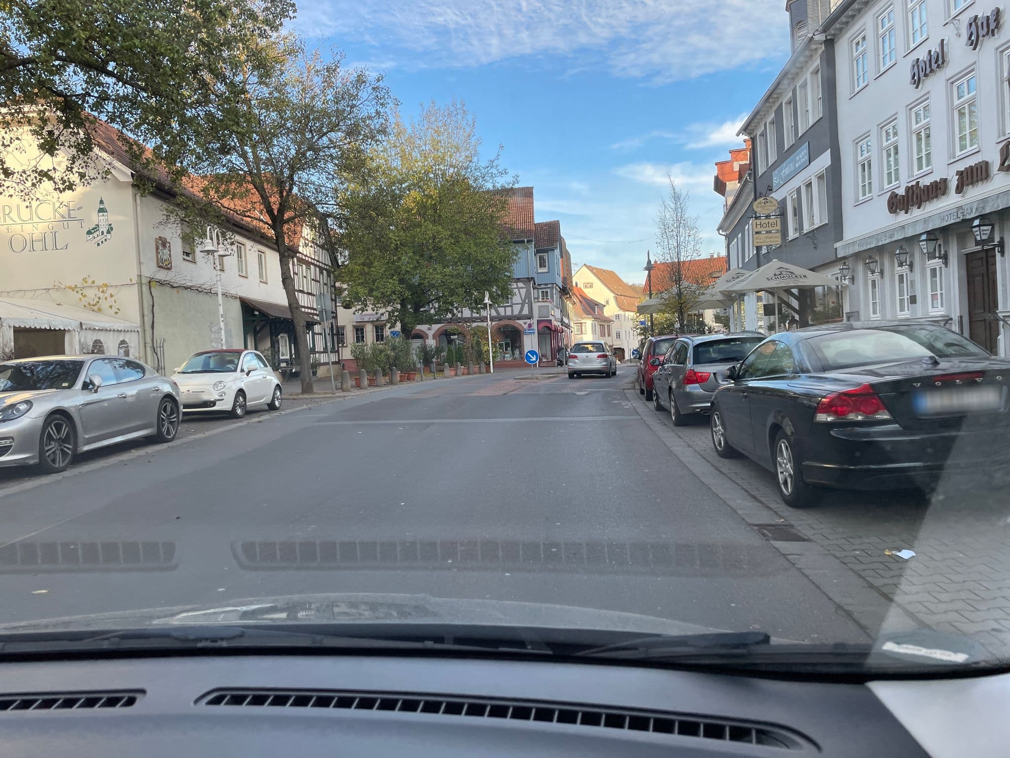 Street view near Hotel Hax, Groß-Umstadt — © oschn0r (CC BY-SA · Mapillary)