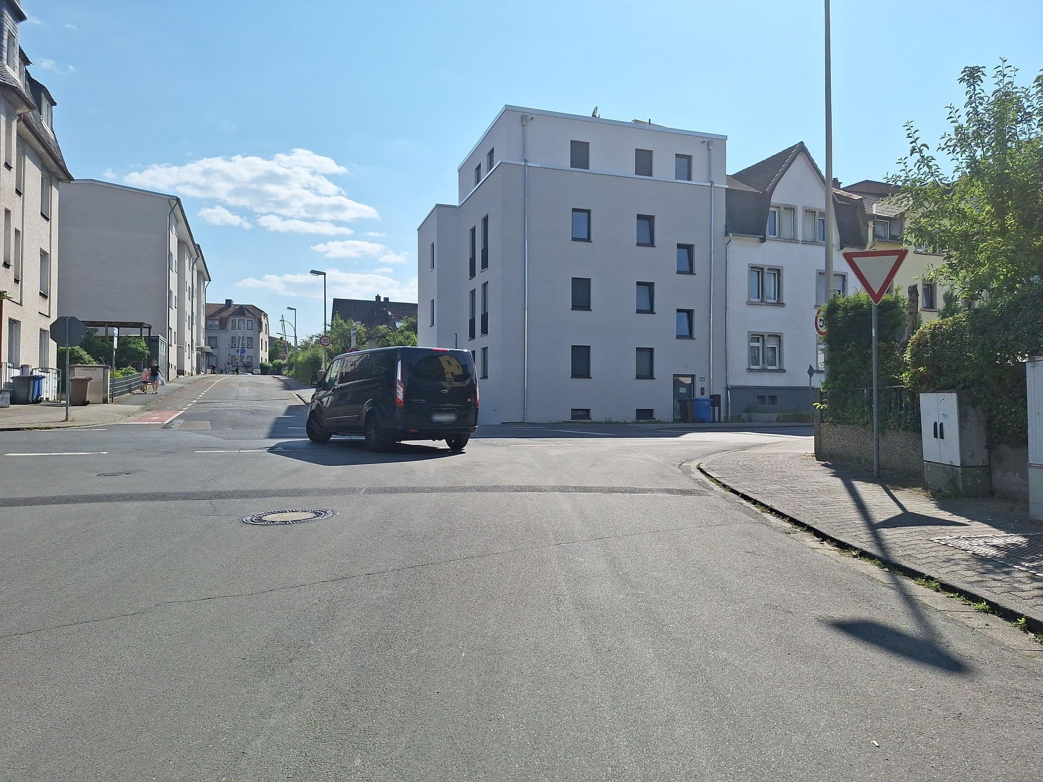 Street view near Hotel Rodem, Eschborn — © Seven77 (CC BY-SA · Mapillary)