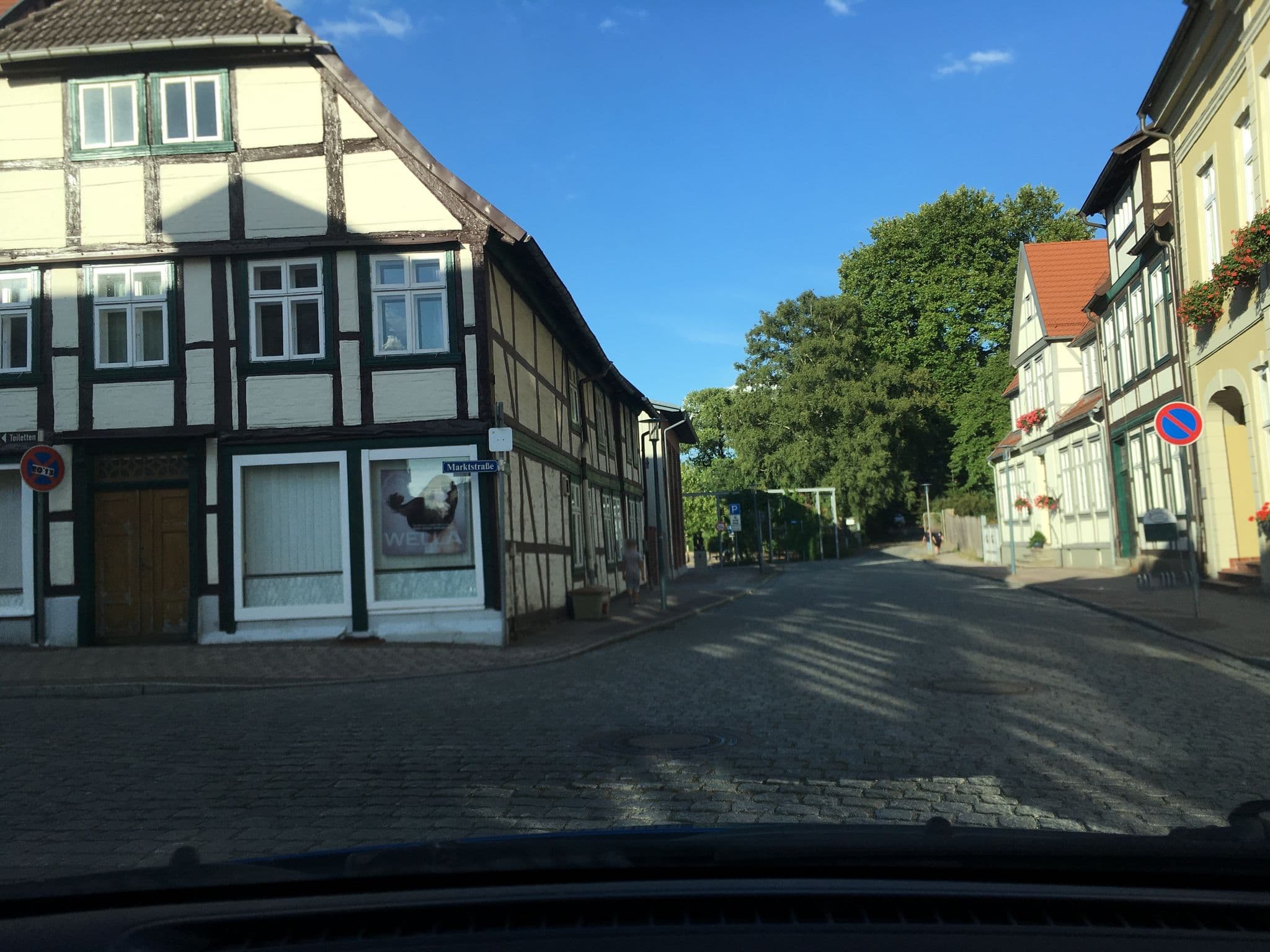 Street view near Hotel Restaurant Stadt Hamburg, Grabow — © hotteliene (CC BY-SA · Mapillary)
