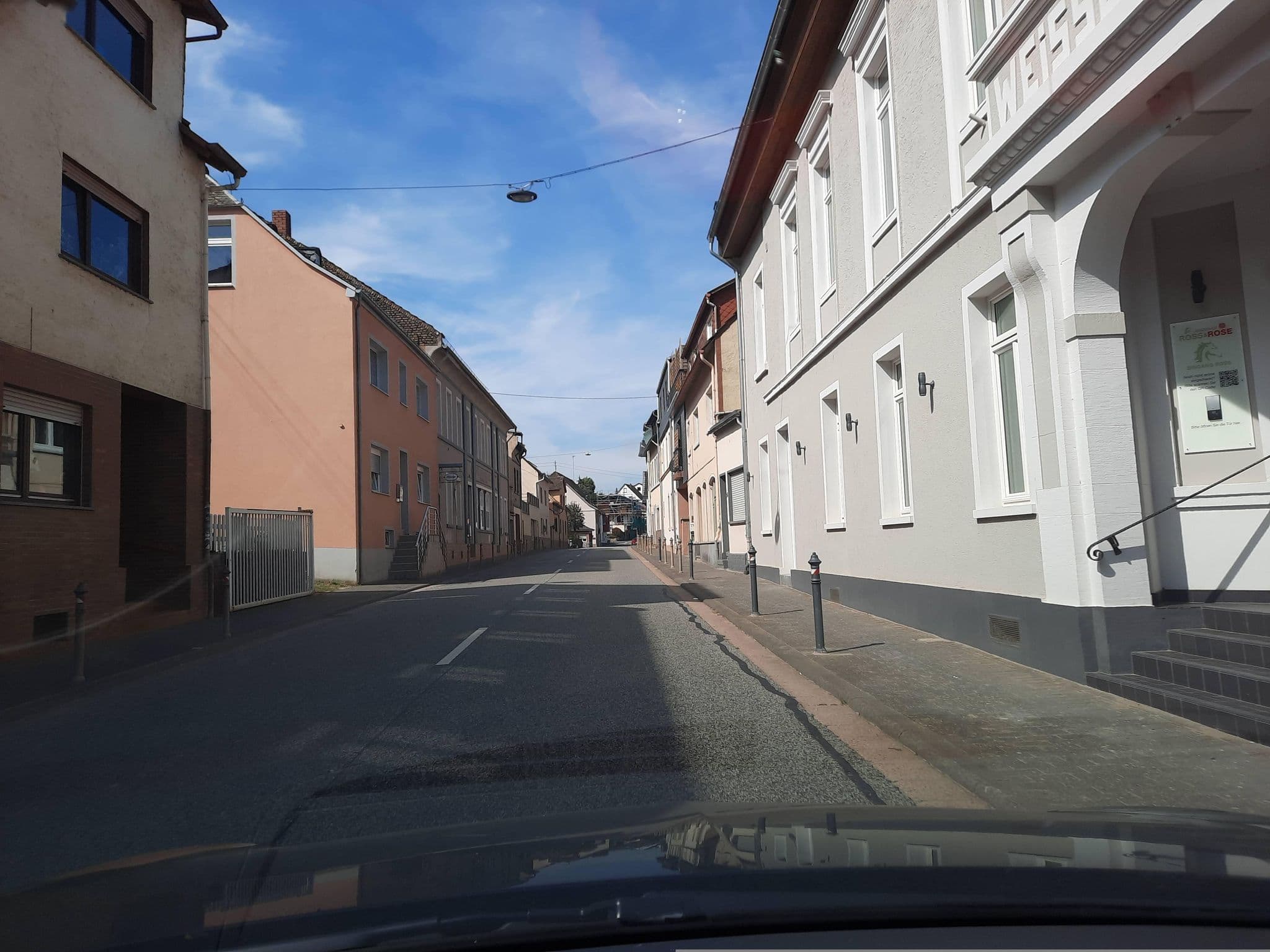 Street view near Ross und Rose, Trechtingshausen — © Lowiekse (CC BY-SA · Mapillary)