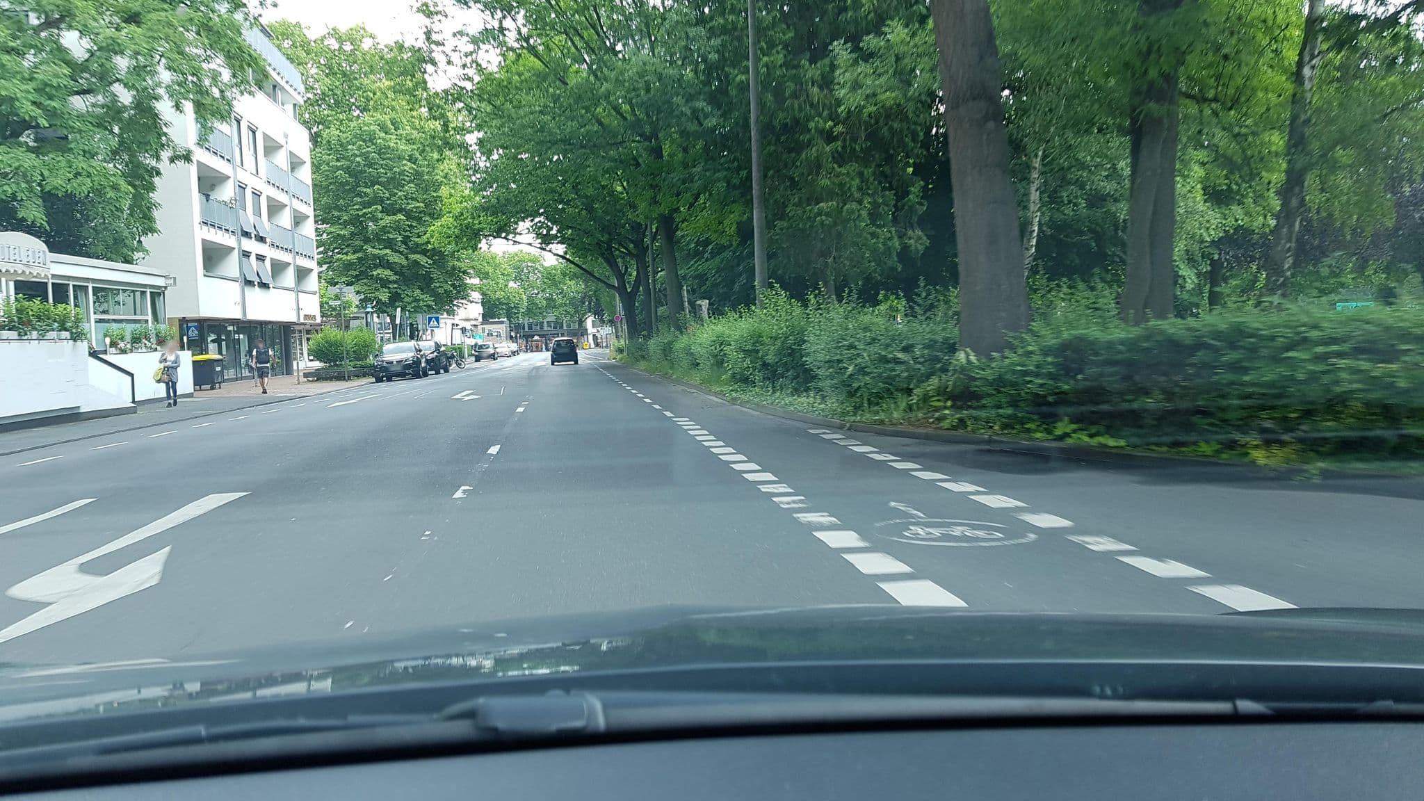 Street view near Hotel Eden, Friesdorf — © Lowiekse (CC BY-SA · Mapillary)