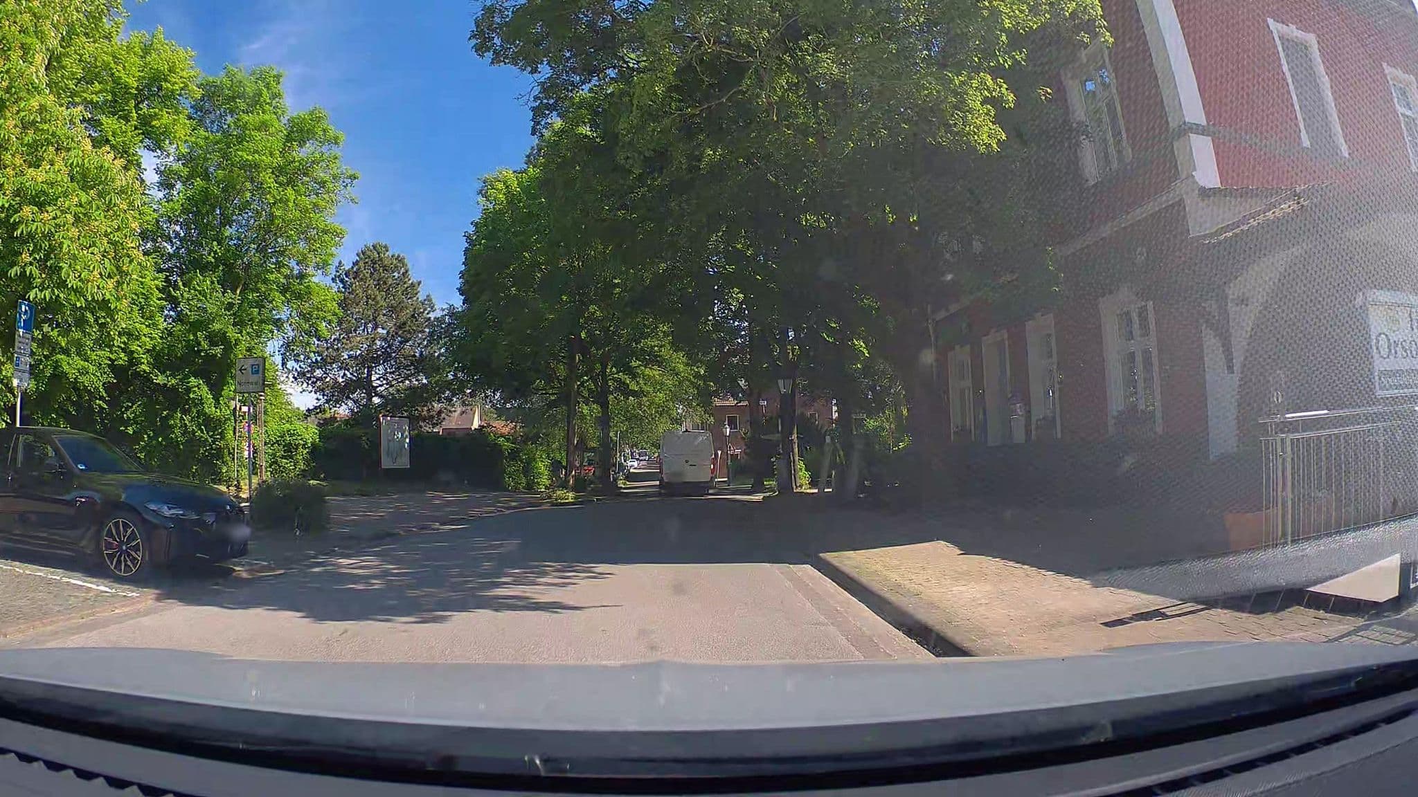 Street view near Orsoyer Hof, Dinslaken — © poxonline (CC BY-SA · Mapillary)