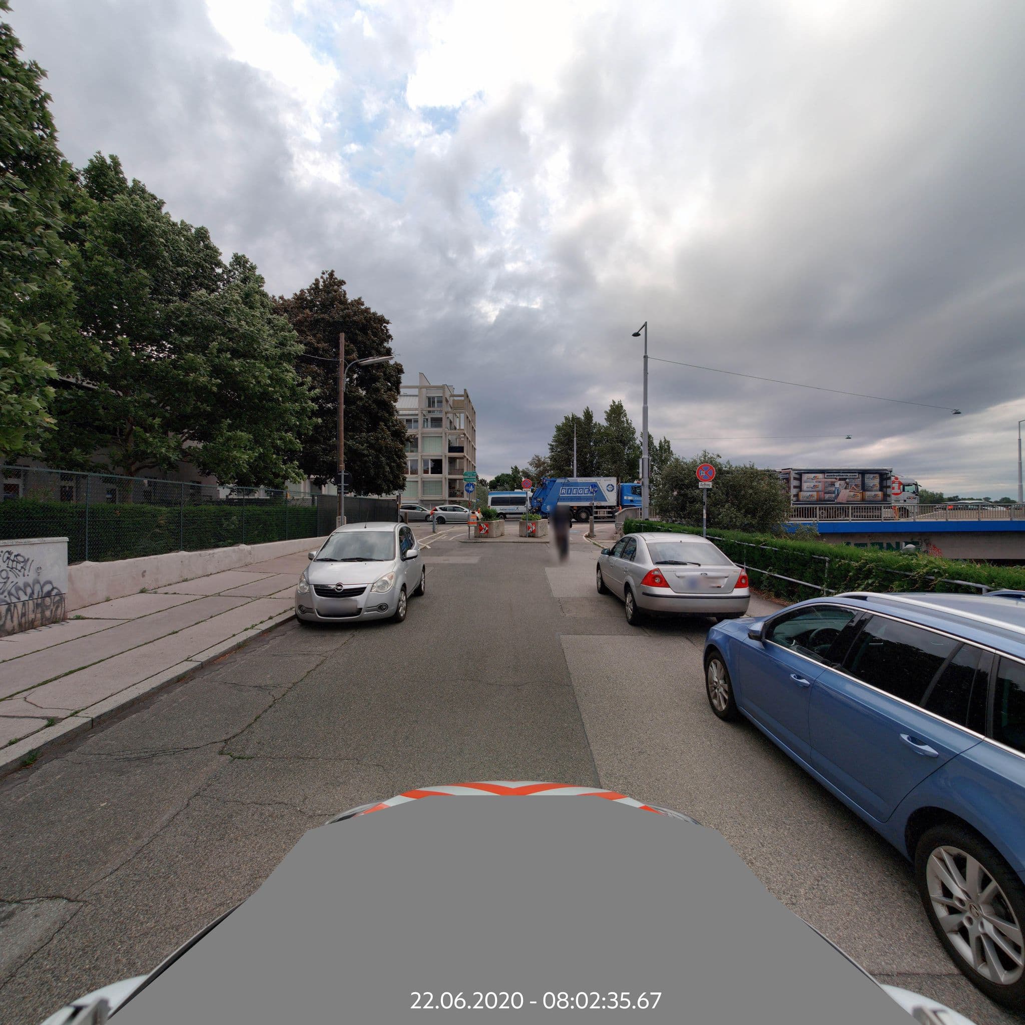Street view near strandhotel alte donau, Donaustadt — © eliasgander (CC BY-SA · Mapillary)