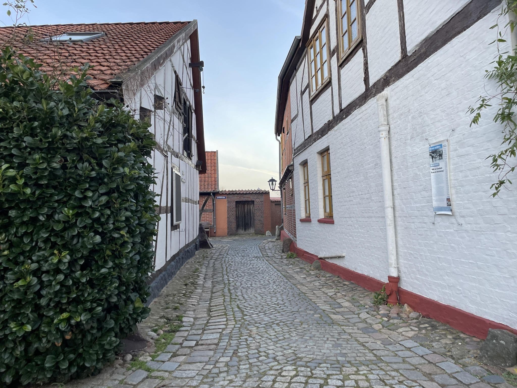 Street view near Zum Flötenspieler, Hitzacker — © hotteliene (CC BY-SA · Mapillary)