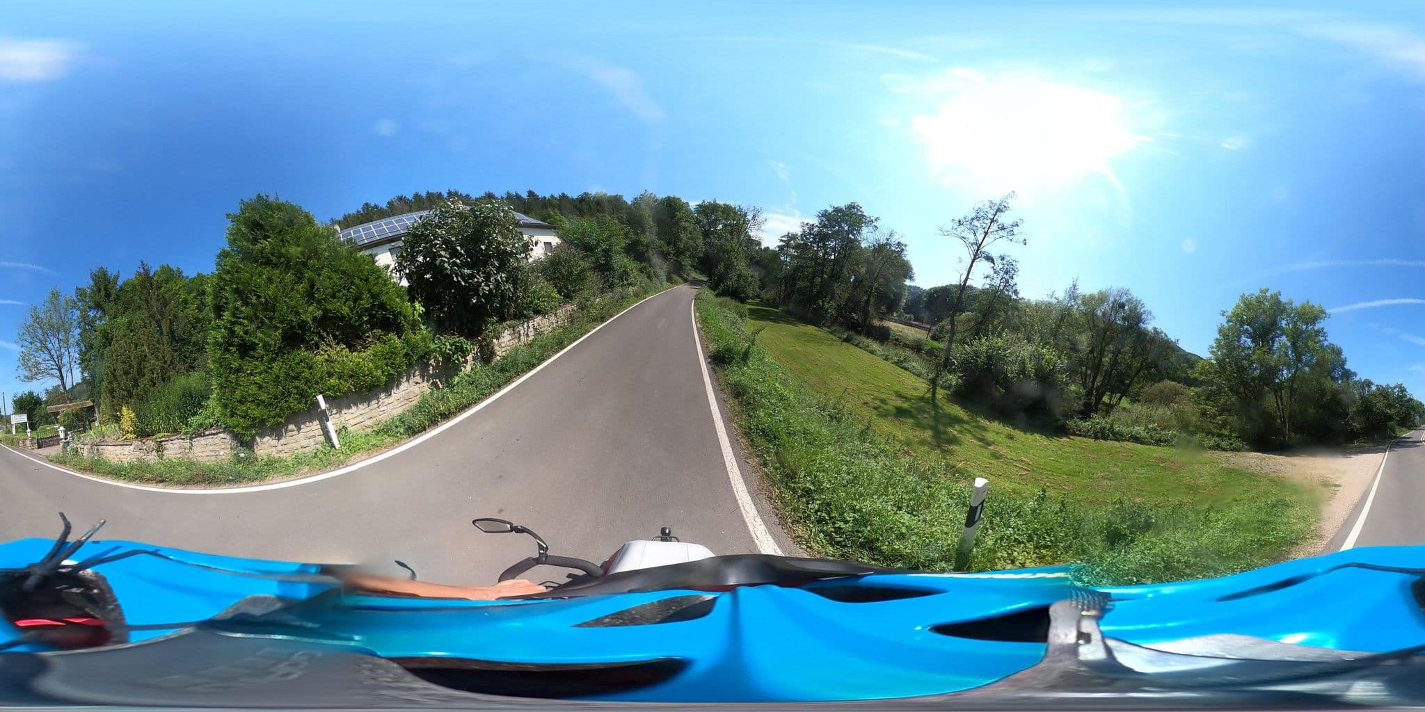 Street view near Altes Zollhaus, Körperich — © padididejurbise (CC BY-SA · Mapillary)