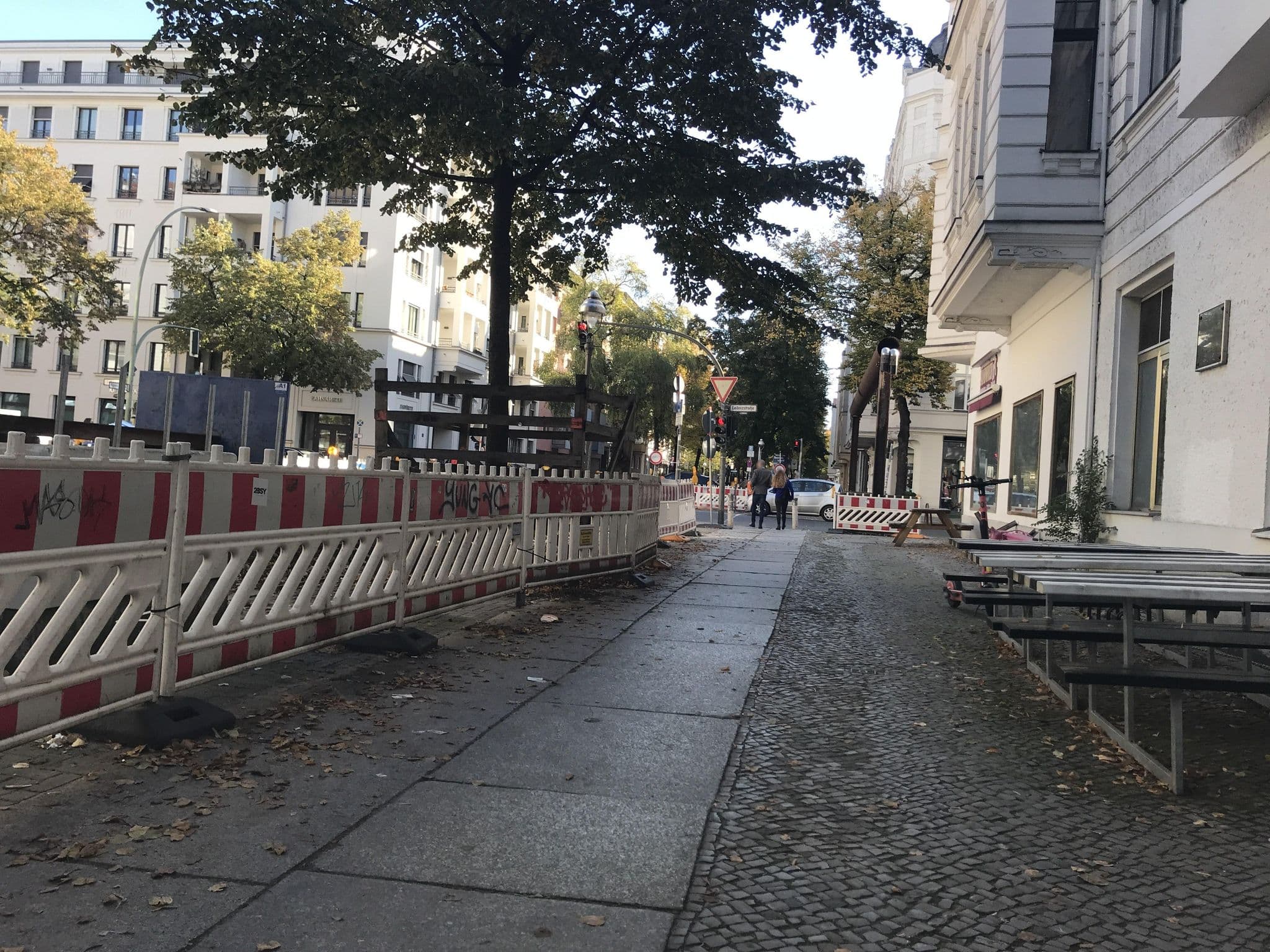 Street view near Art Nouveau, Halensee — © miguel_andrade (CC BY-SA · Mapillary)