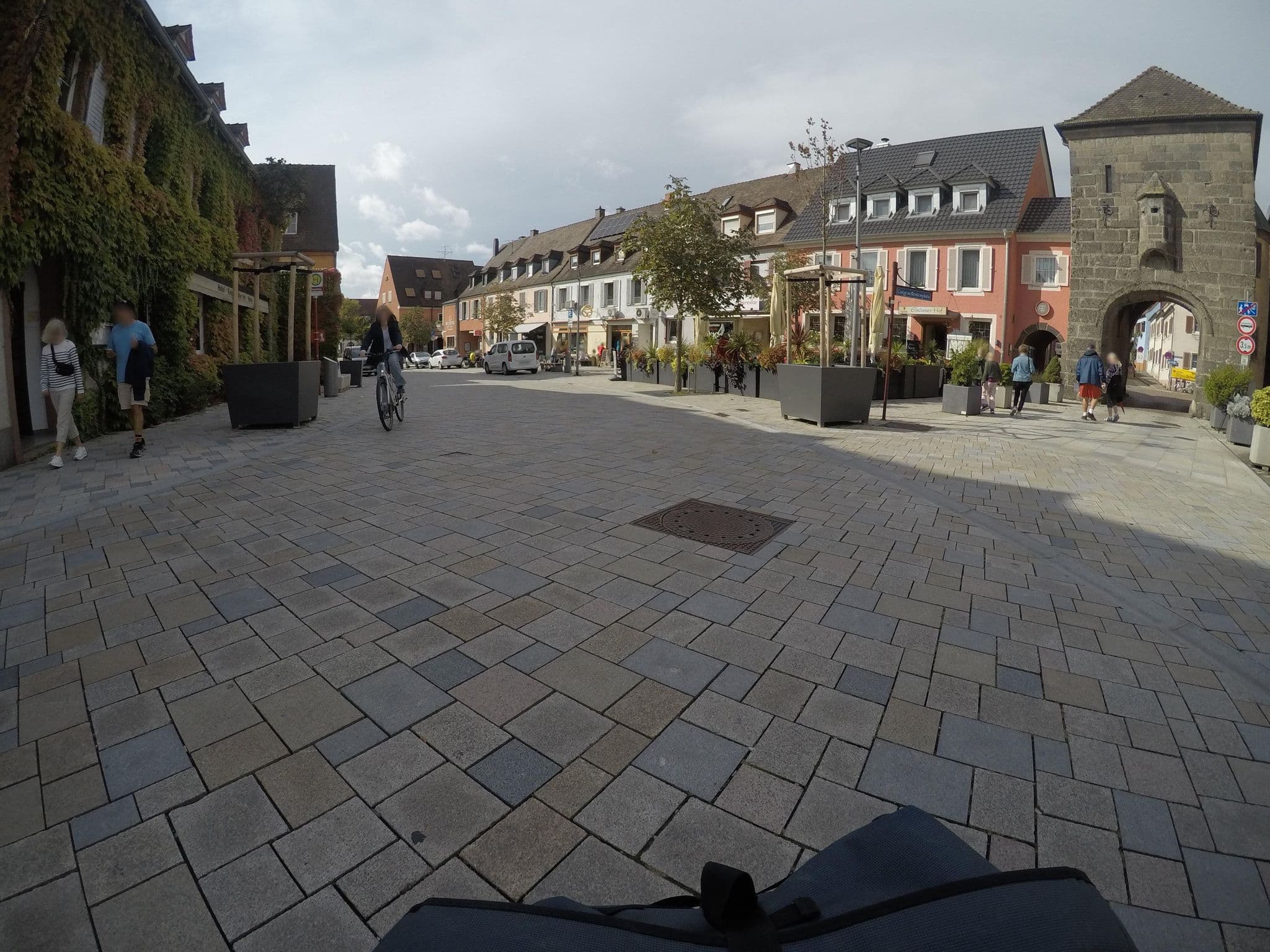 Street view near Kaiserstühler Hof, Breisach am Rhein — © mfa (CC BY-SA · Mapillary)