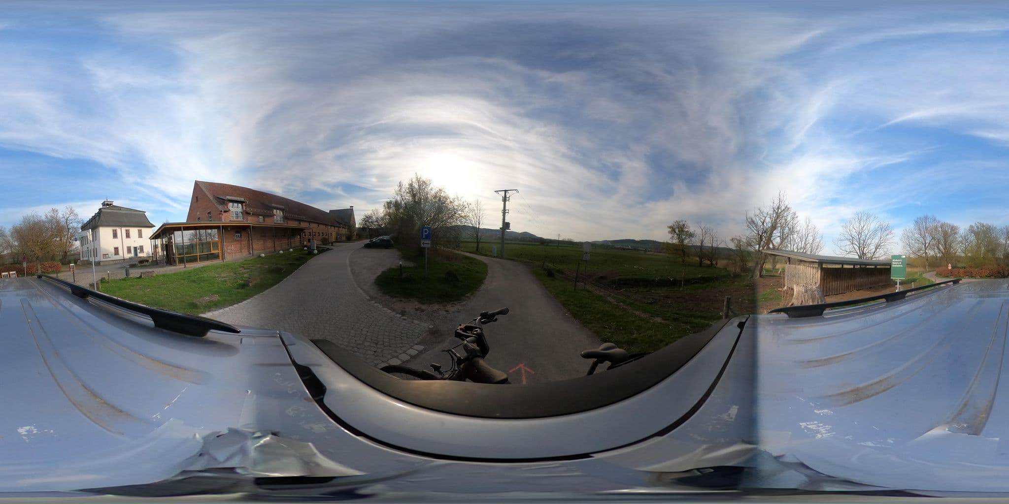 Street view near Stiftsgut Wilhelmsglücksbrunn, Creuzburg — © Mobilitaetswerk (CC BY-SA · Mapillary)