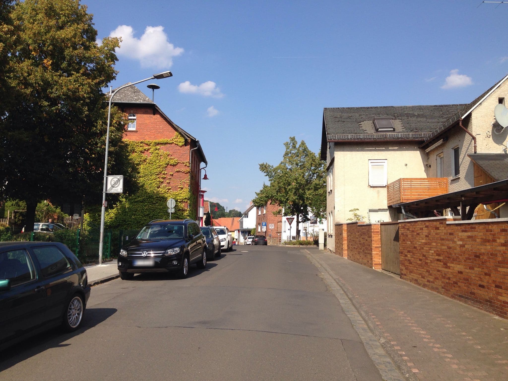 Street view near Hotel Restaurant Schöne Aussicht, Wieseck — © troher15 (CC BY-SA · Mapillary)