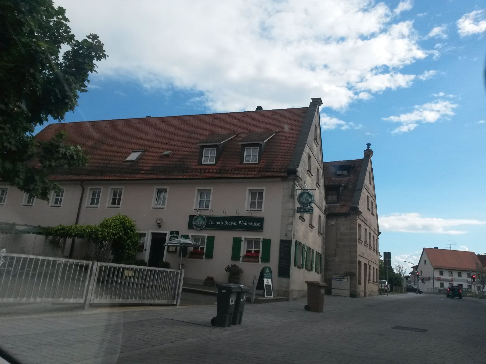 Street view near Ferienwohnungen Eder, Zirndorf — © chri_som (CC BY-SA · Mapillary)