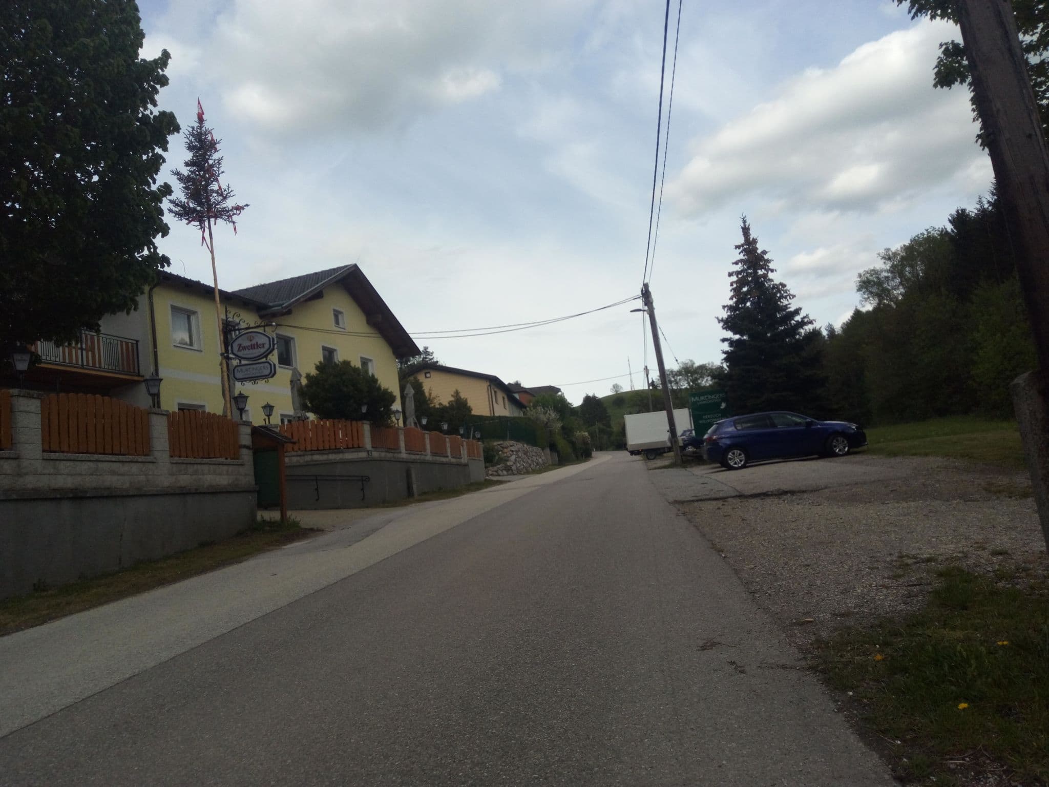 Street view near Sonnenhof / Murtinger, Wolfsgraben — © consens_verkehrsplanung (CC BY-SA · Mapillary)