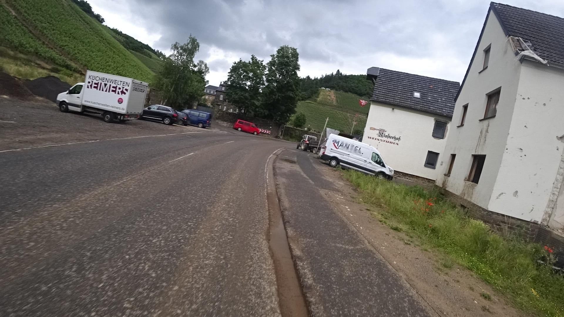 Street view near Winzerhof Gilles, Dernau — © michellefritz (CC BY-SA · Mapillary)