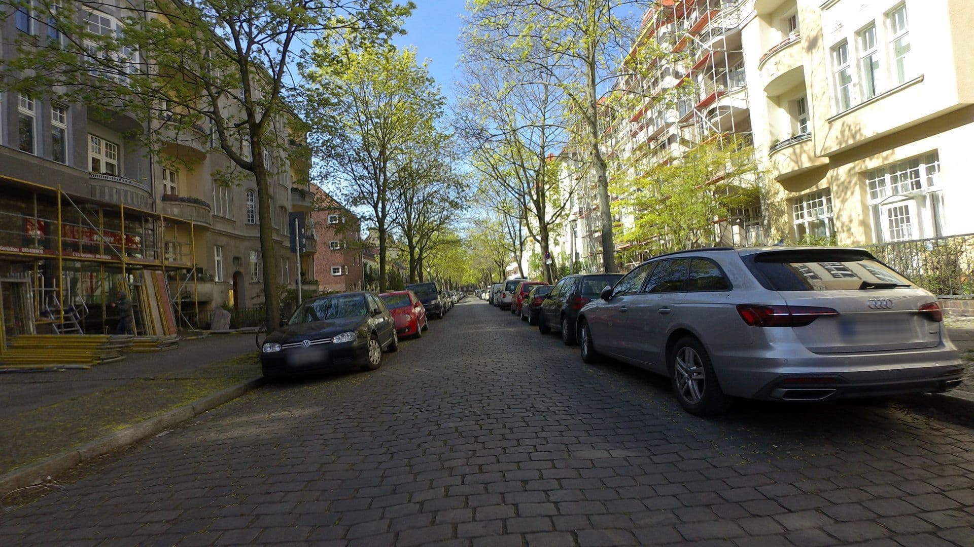 Street view near Hotel Enzian, Lichterfelde — © moenk (CC BY-SA · Mapillary)