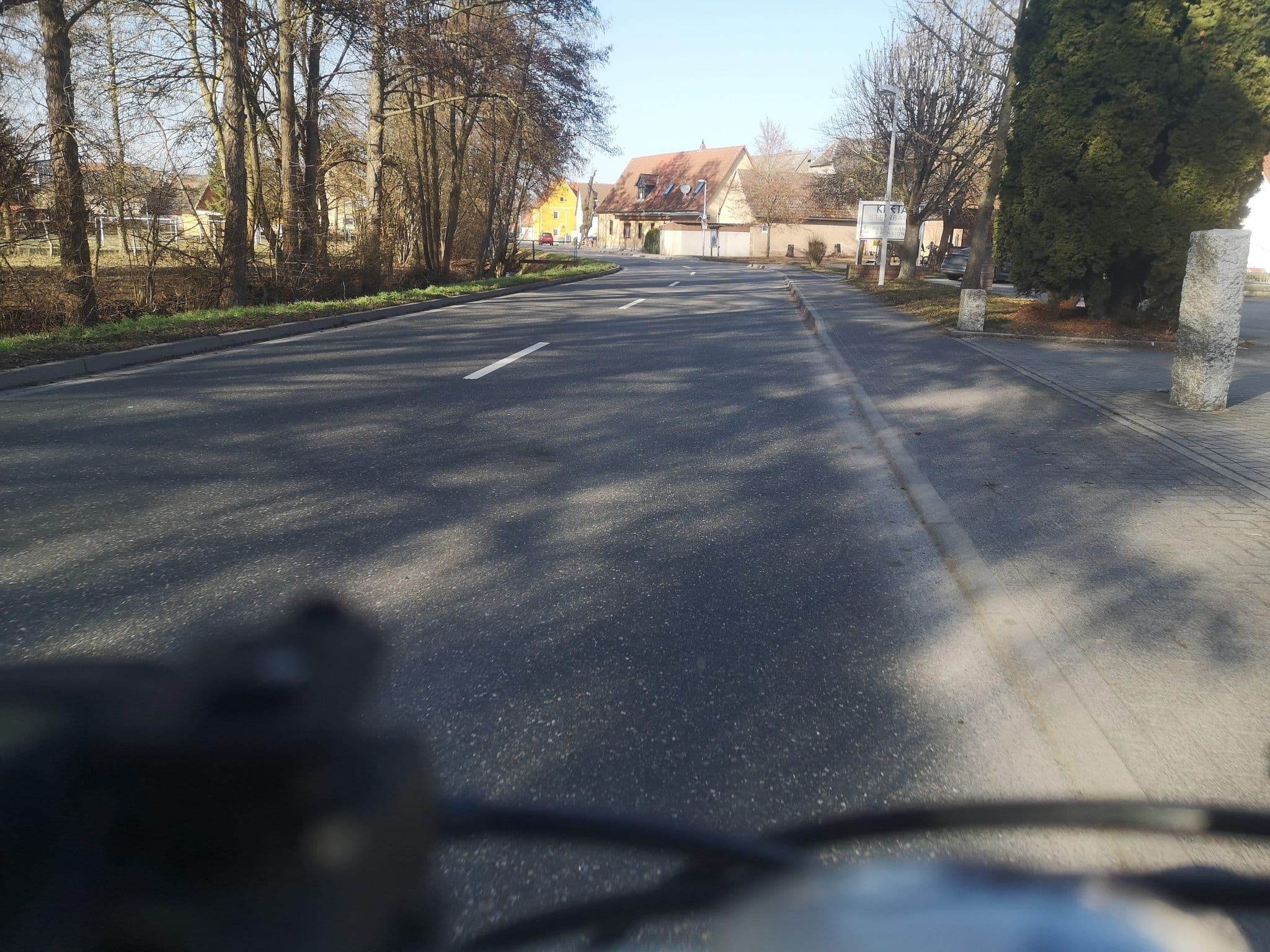 Street view near Kreta, Bad Bibra — © RU3 (CC BY-SA · Mapillary)