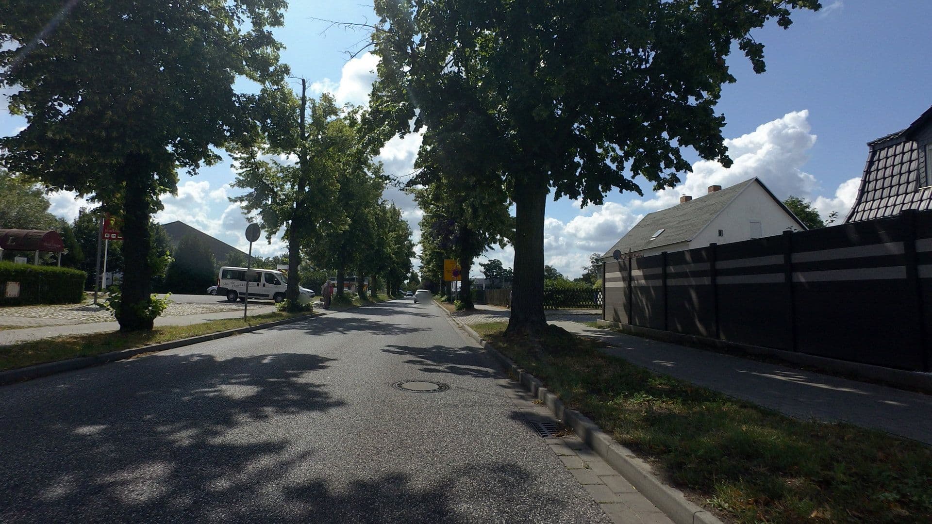 Street view near Hotel4Hufen, Lichtenrade — © moenk (CC BY-SA · Mapillary)