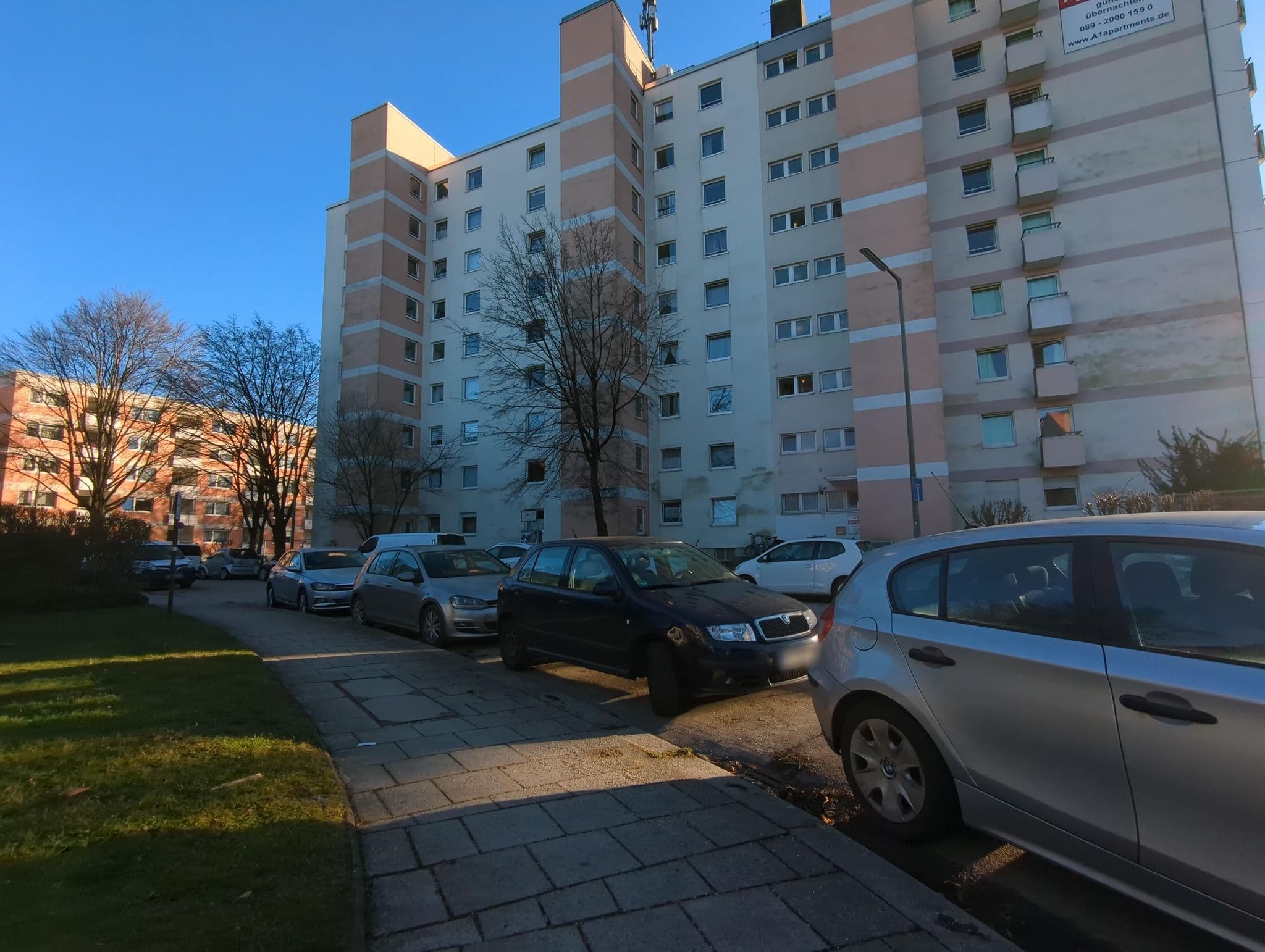 Street view near A1 Apartments Moosach, Karlsfeld — © ente (CC BY-SA · Mapillary)