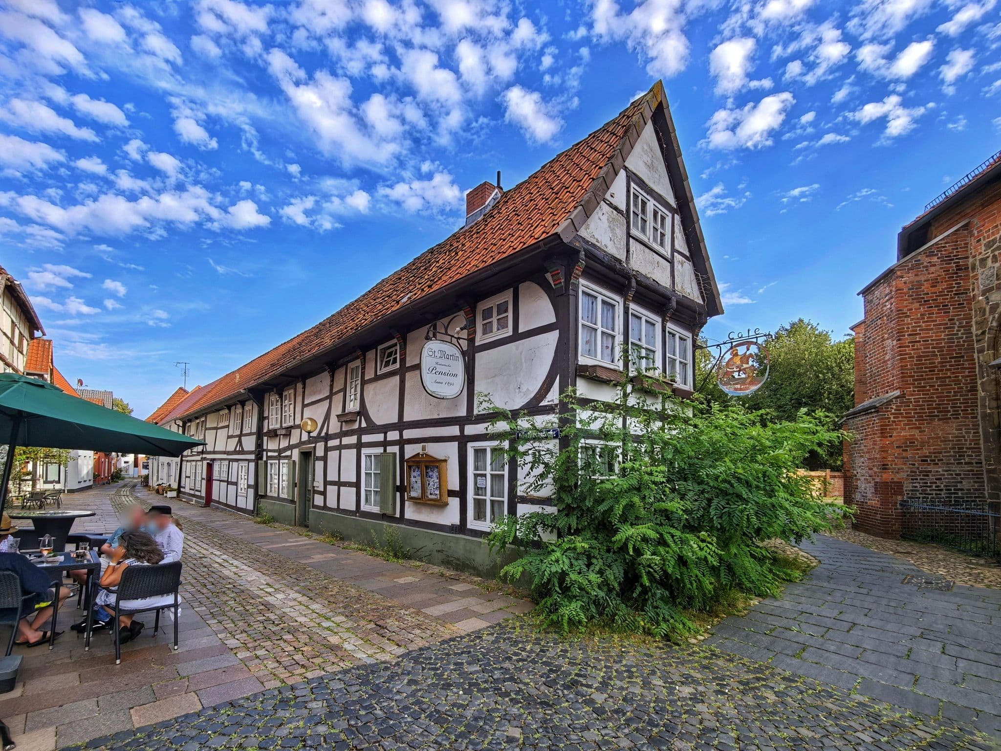 Street view near Hotel am Posthof, Nienburg — © km2bp (CC BY-SA · Mapillary)