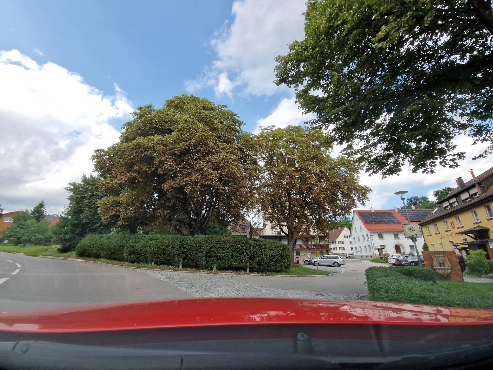 Street view near Dorfgasthaus zum Löwen, Frickingen — © mcliquid (CC BY-SA · Mapillary)