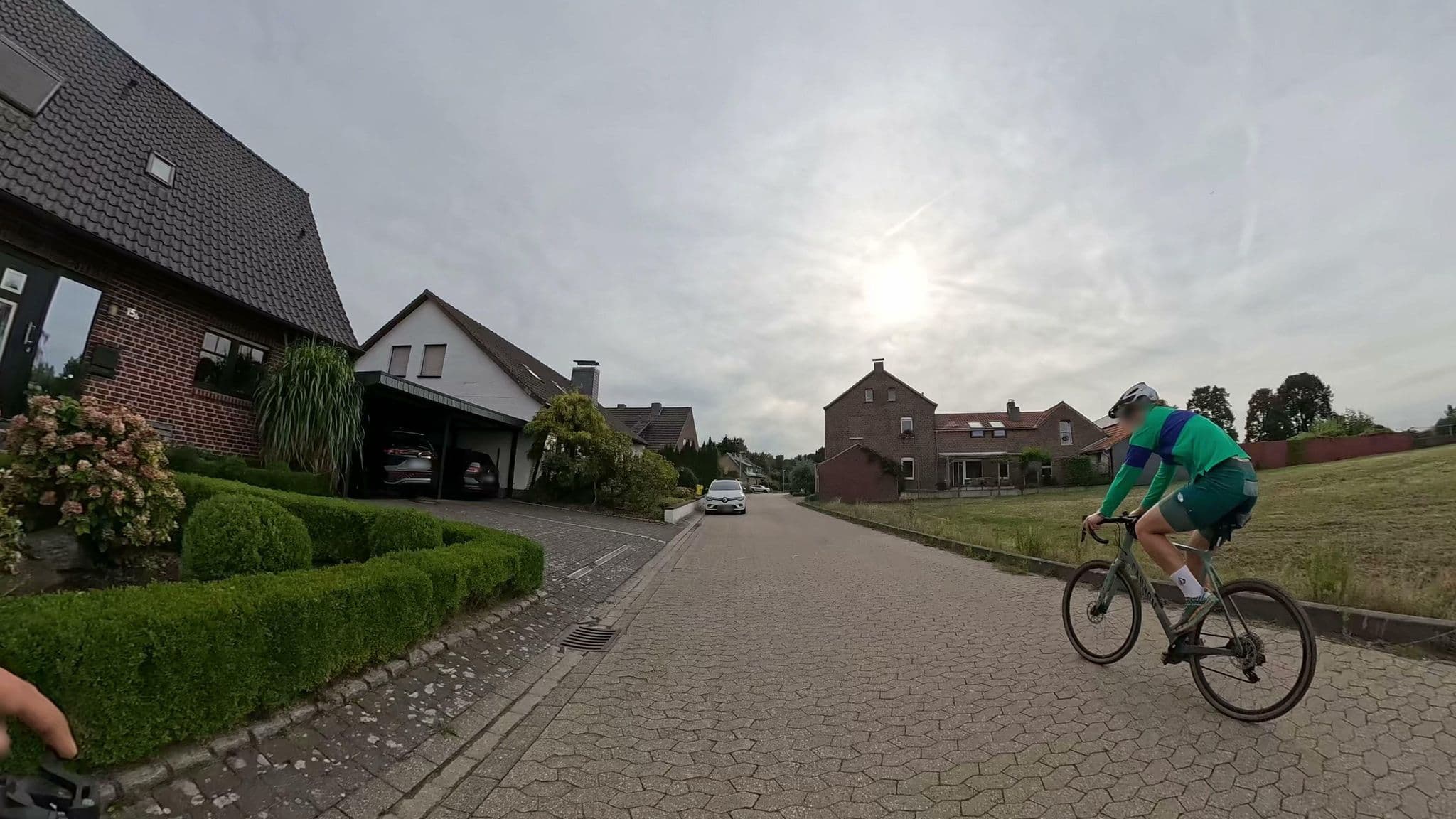 Street view near Adrianhof, Brüggen — © simonhard (CC BY-SA · Mapillary)