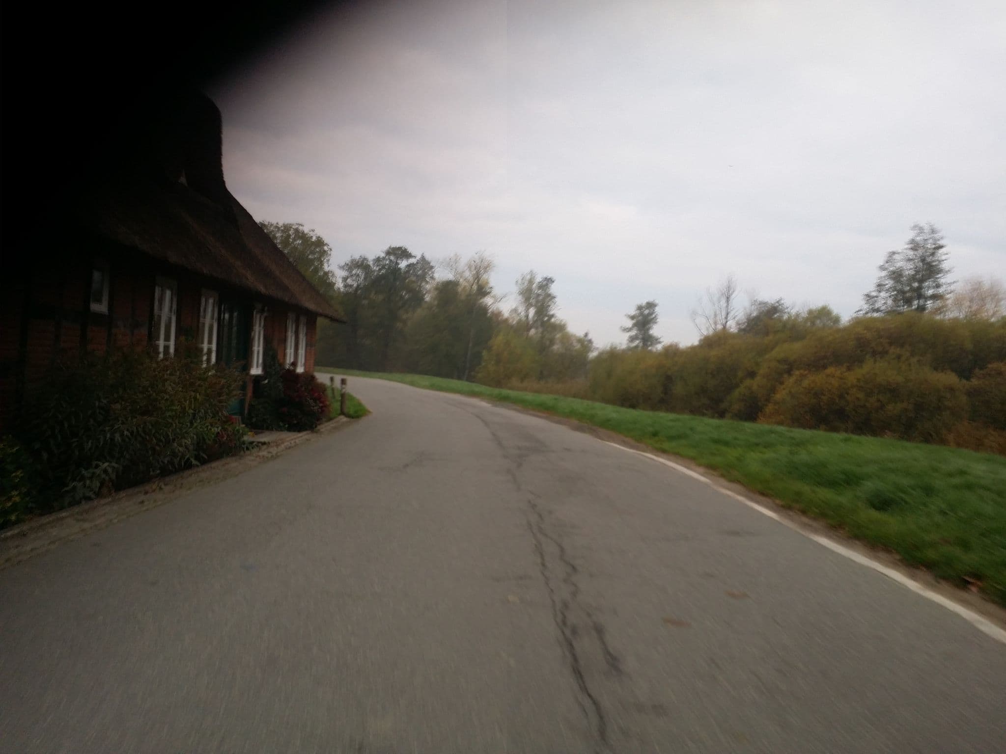 Street view near Auf dem Deich, Lilienthal — © abausd (CC BY-SA · Mapillary)