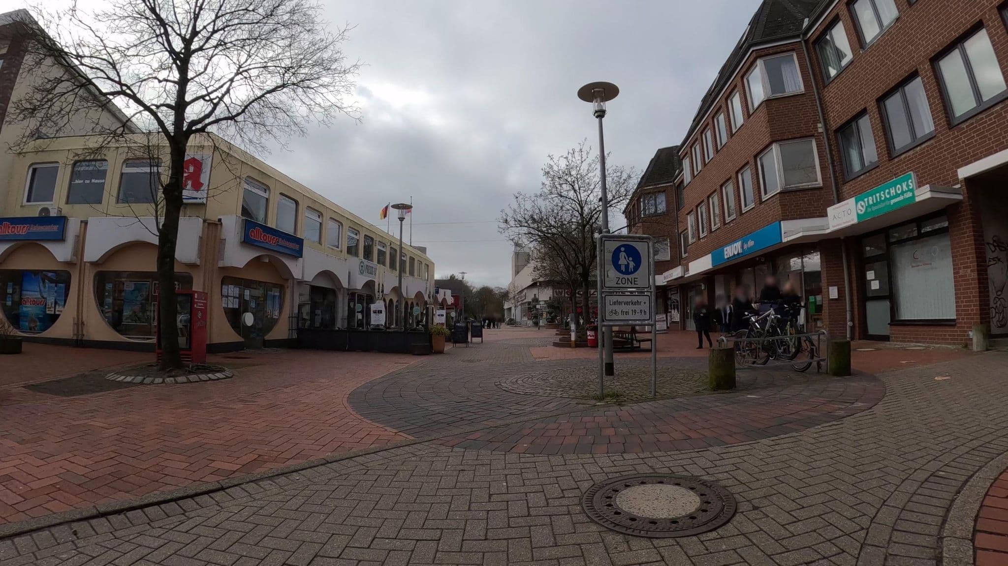 Street view near Hotel am Rathaus, Uetersen — © veloroute_hamburg (CC BY-SA · Mapillary)