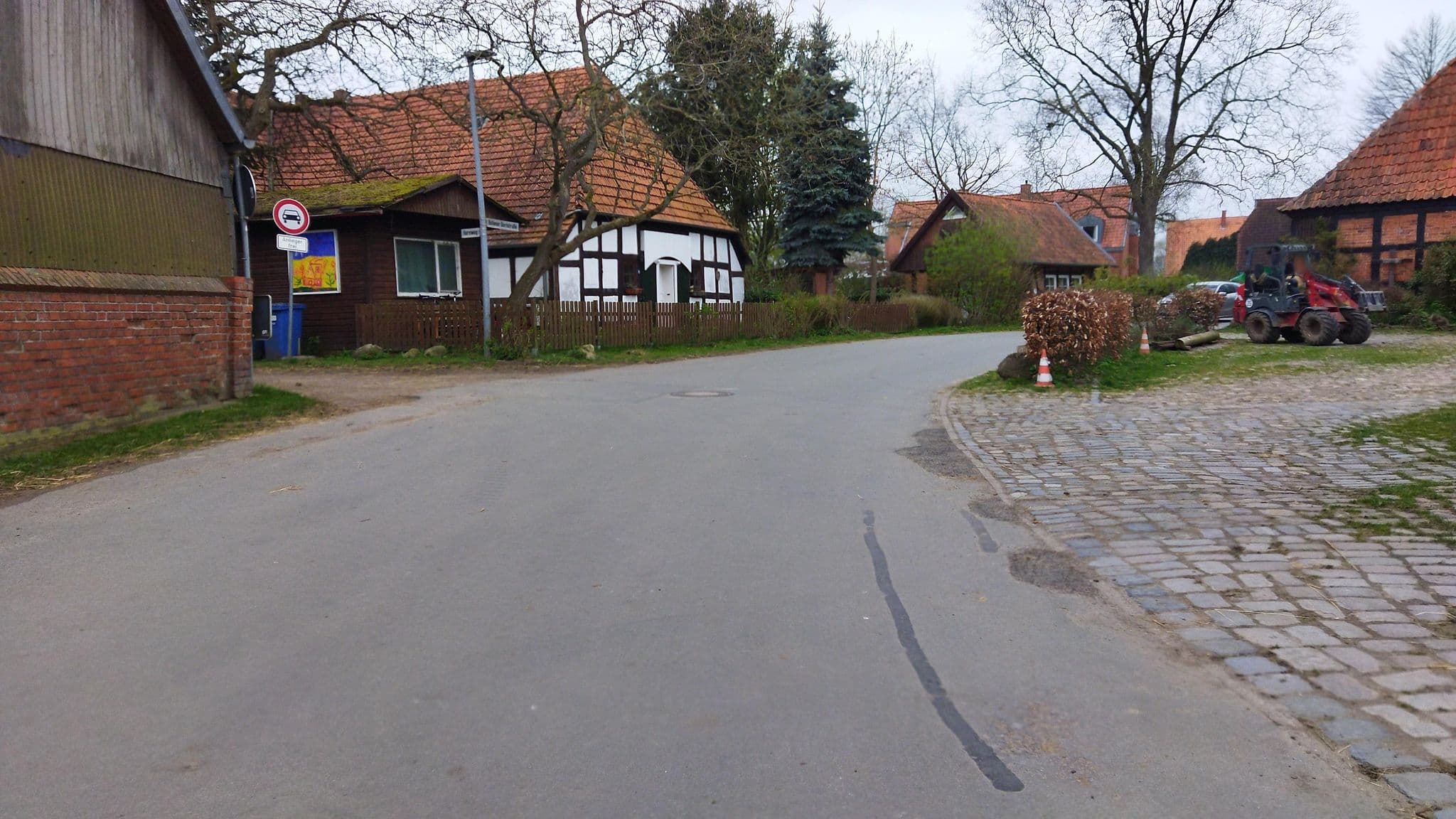 Street view near Gestüt Buchenhof, Riede — © changchun1 (CC BY-SA · Mapillary)