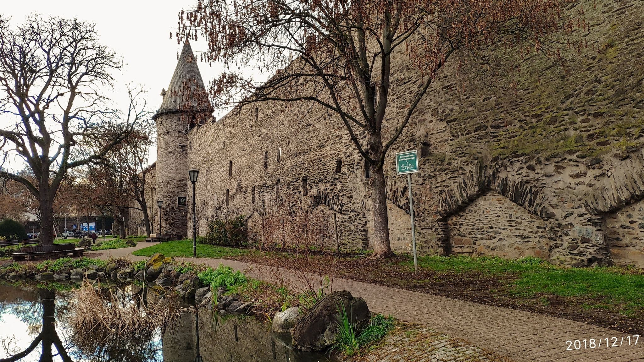 Street view near Hotel am Helmwartsturm, Andernach — © maphnsj (CC BY-SA · Mapillary)